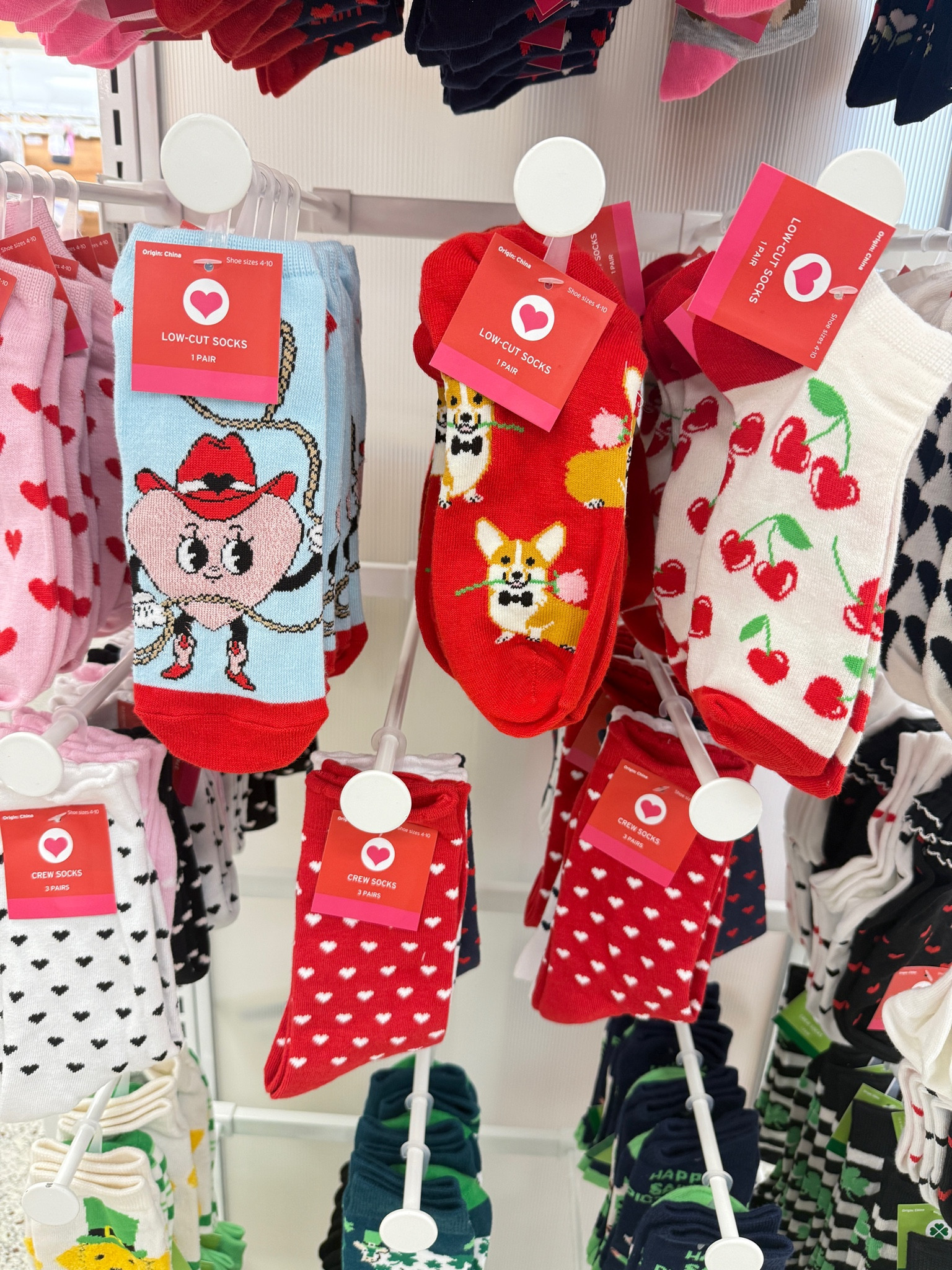 Valentine’s Day socks - Target 


#LTKShoeCrush #LTKSeasonal #LTKActive
