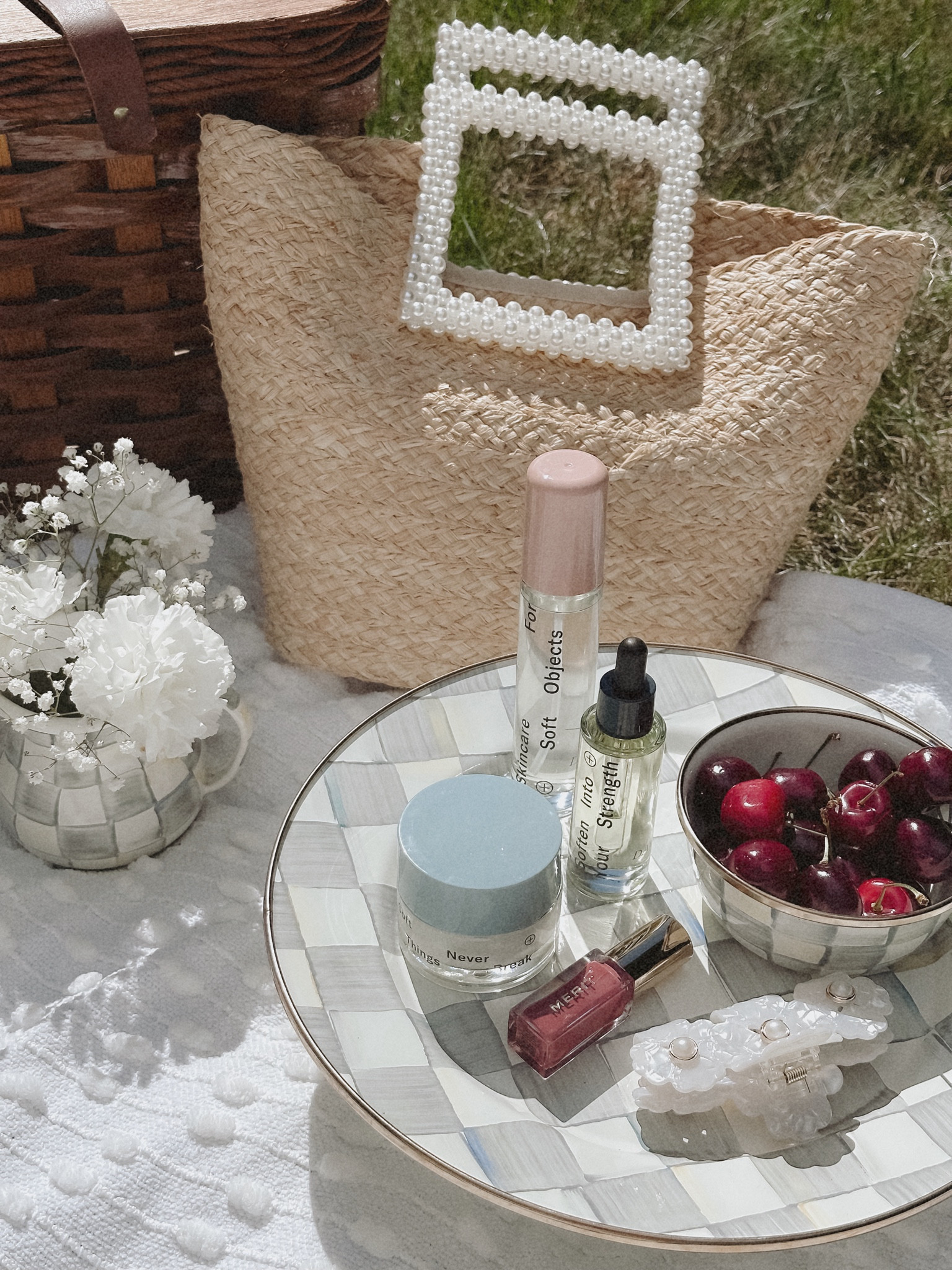 𝑇ℎ𝑎𝑡 𝑠𝑢𝑚𝑚𝑒𝑟 𝑔𝑙𝑜𝑤 ✨⛅️

// thanks to @dayandwest my gentle skincare era is in full effect. 

With the warm & dry summer months upon us, it’s crucial to keep your skin hydrated and protected. The Day + West ‘Secret Weapon Kit’ makes that soo easy. 

My minimal 3-step routine:
1. Quiet Force Face Oil
2. Gentle Armor Face & Neck Cream
3. Strong Whisper Face Mist

Get your Summer glow on with these minimal, sensitive, skin-friendly products from @dayandwest 

You can shop my @dayandwest skincare at the links below! 

#daywest #dayandwest #skincare #sensitiveskin #summerglow #ad #beauty #secretweaponkit 

#LTKTravel #LTKFindsUnder50 #LTKBeauty