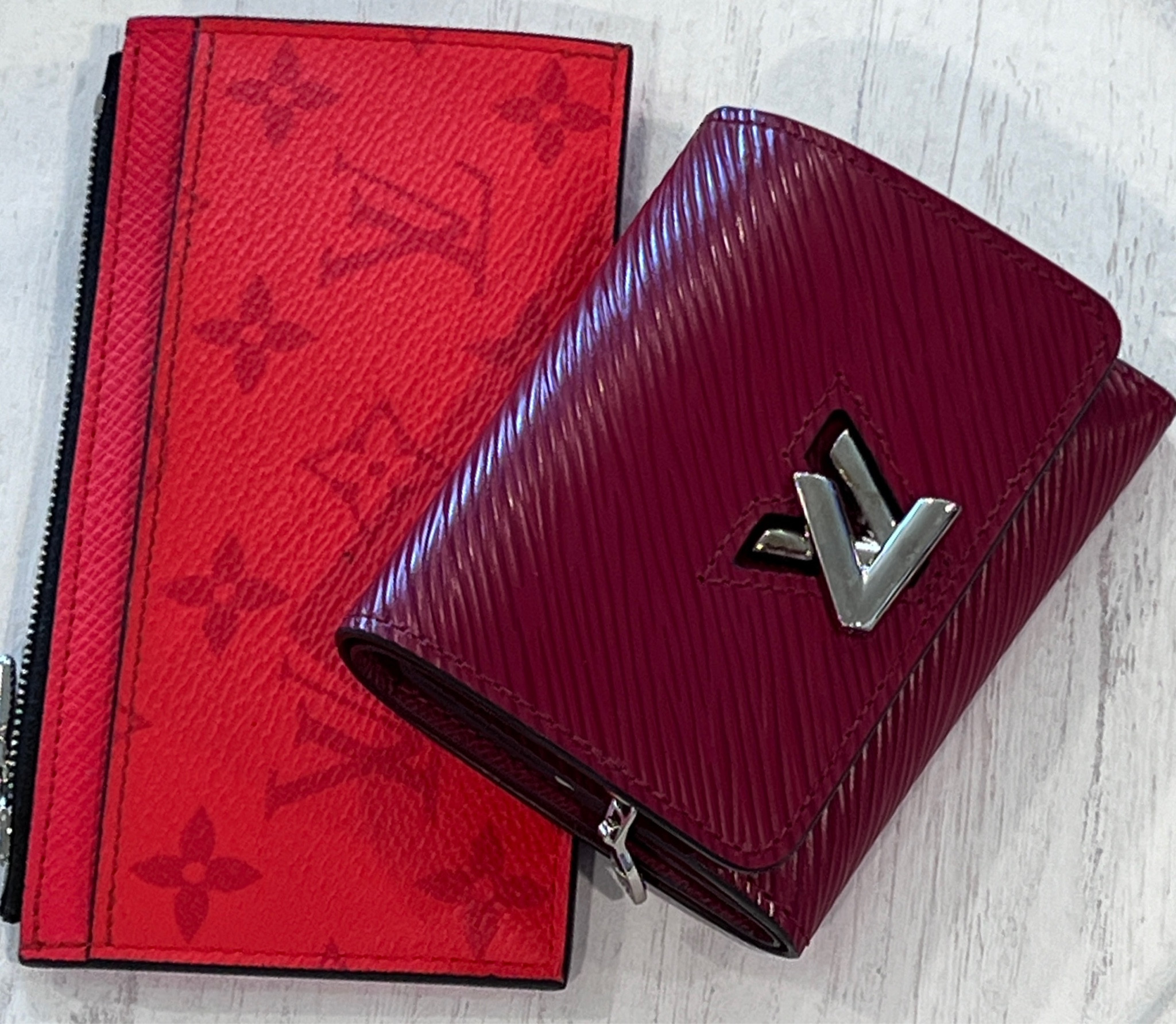 I had to give my card wallet a bit of a break from the rotation and pull out my wallet. 
Elevate your style and redefine sophistication with luxury accessories that will last  

#LTKstyletip #LTKitbag