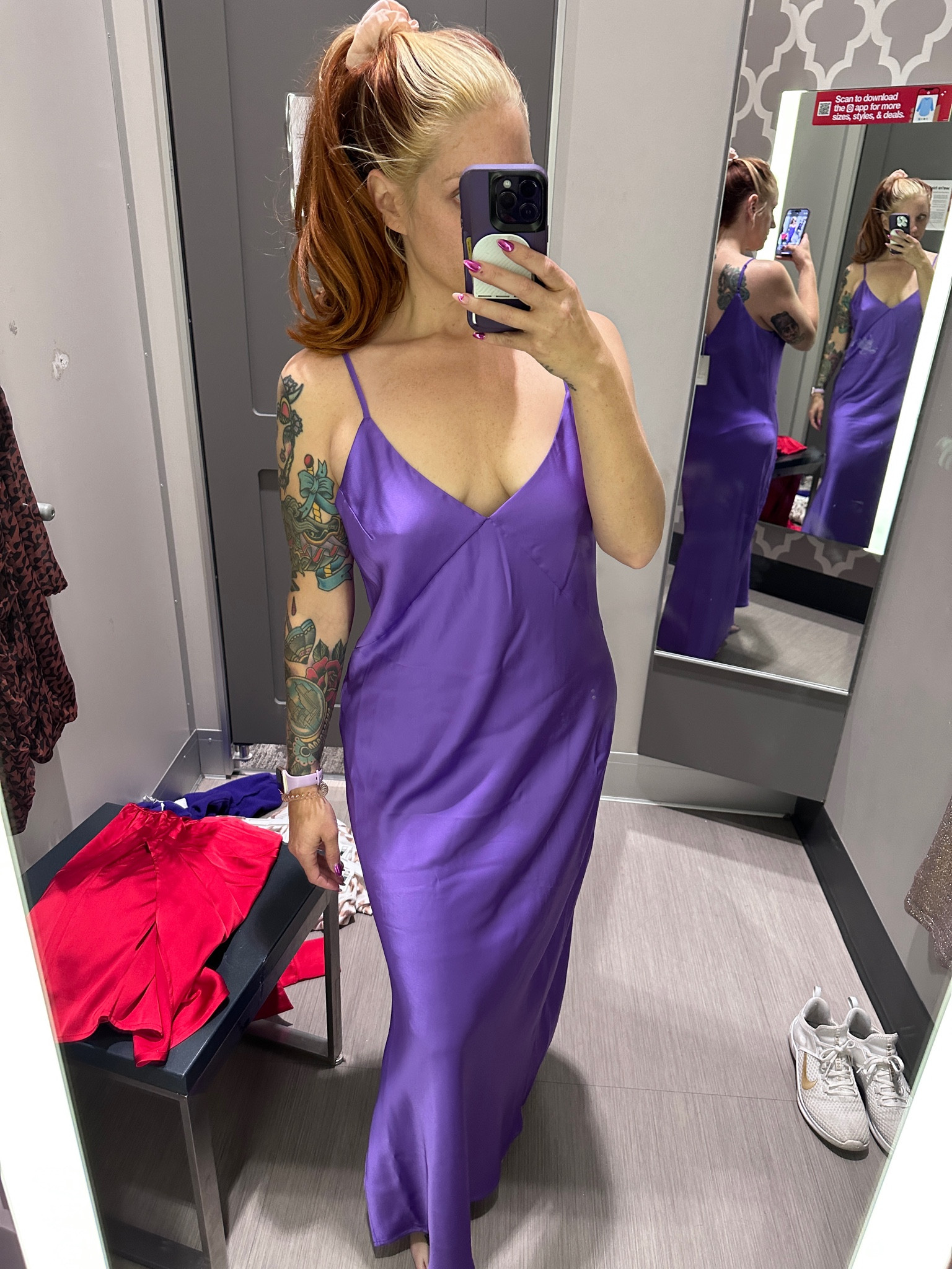 Historically satin dresses do nothing for me but I actually like it!

It’s on clearance so most sizes are out of stock but there are lots of colors! 

large

#LTKfindsunder50 #LTKsalealert #LTKmidsize