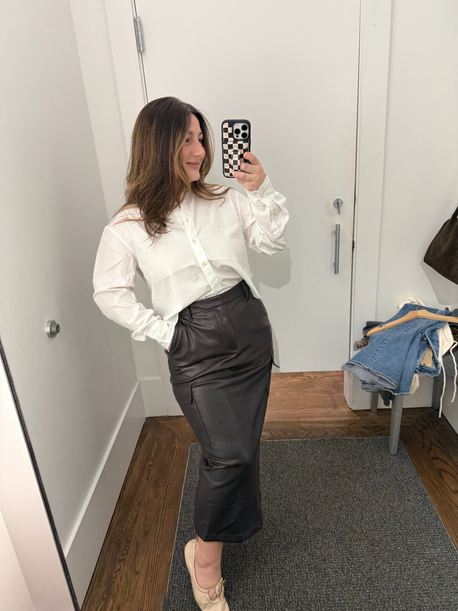 Must haves from Gap!! 

Cropped button down
Available in petite sizing! 

Buttery soft leather midi skirt
size 4 (stretchy so I suggest sizing down) 

#LTKSaleAlert #LTKFindsUnder50 #LTKSeasonal