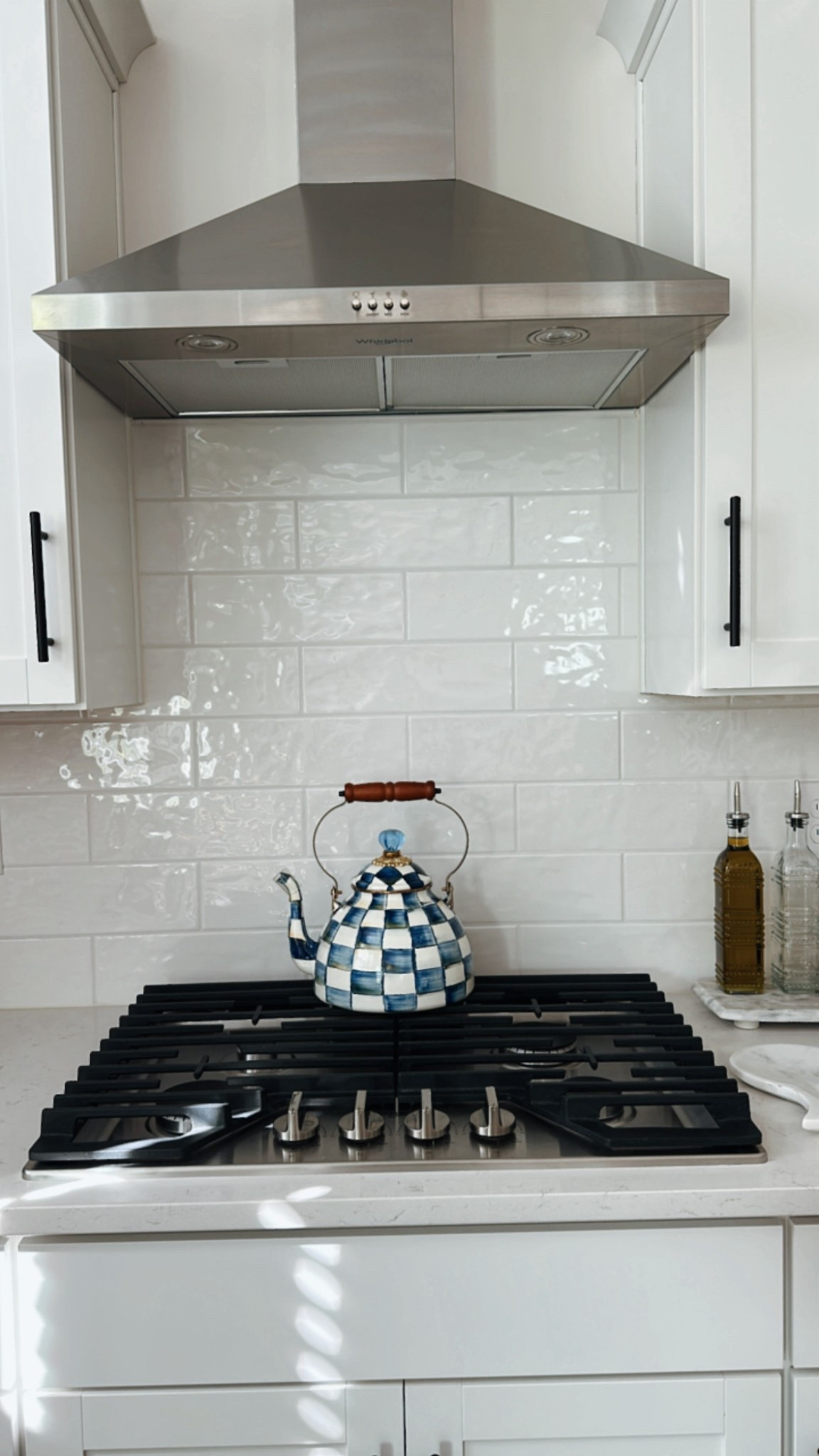 Checkered tea pot!

#LTKSeasonal #LTKHome