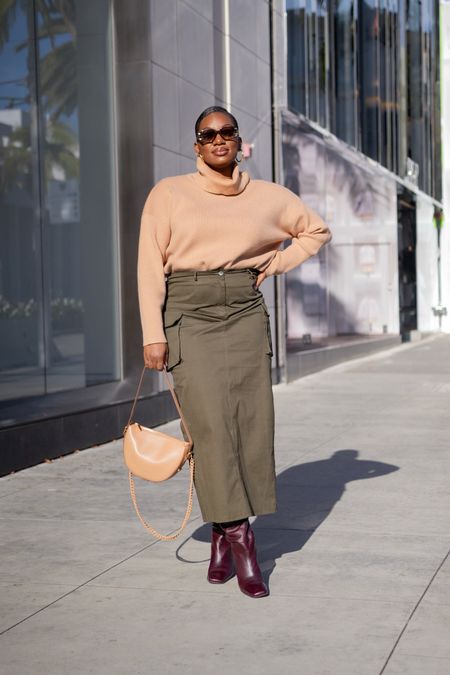 Work outfit inspo featuring this cargo skirt that has been a crowd favorite! Workwear doesn’t have to be boring 🙋🏾‍♀️

#LTKworkwear #LTKstyletip