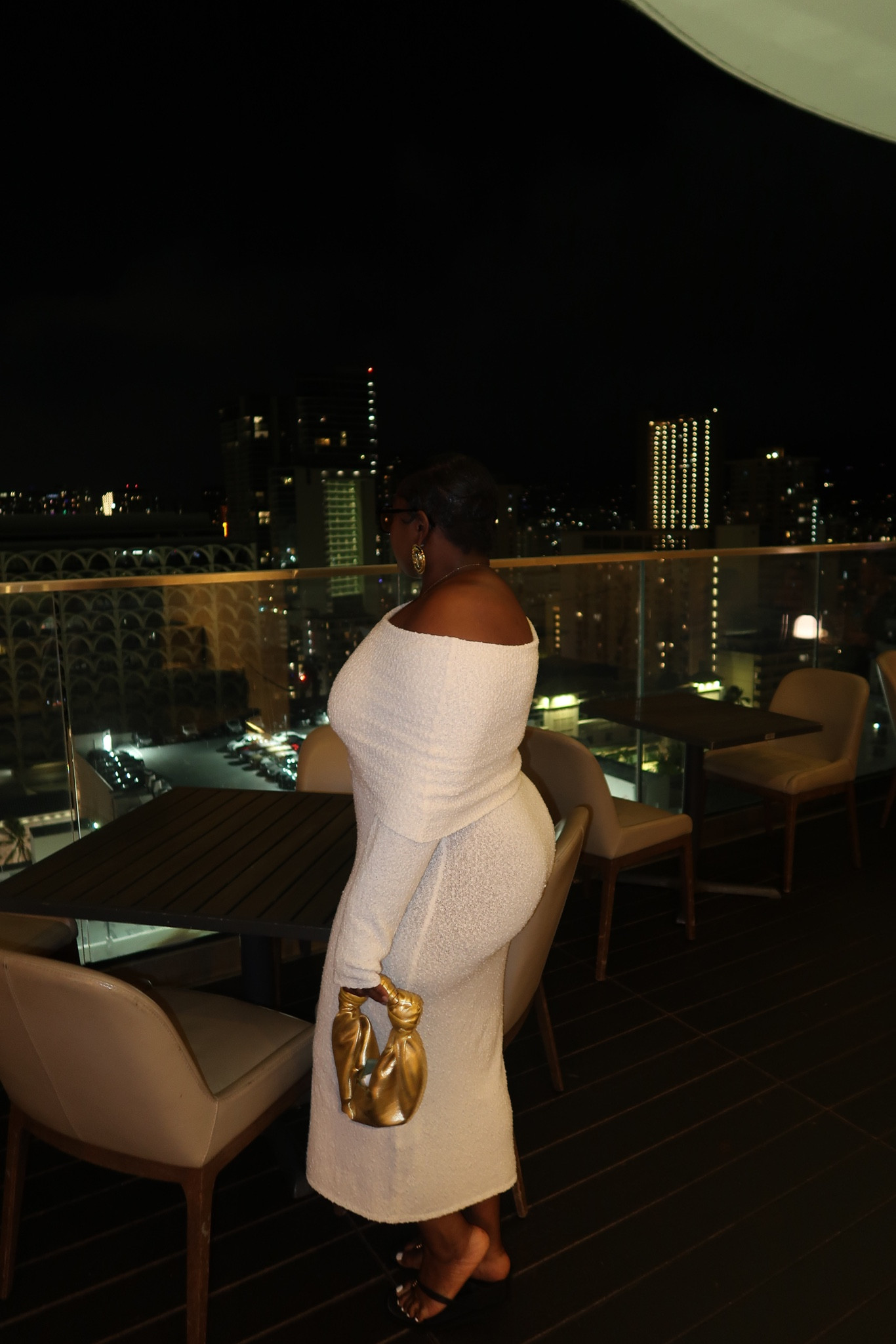 You need this dress. 100/10 no notes! Runs slightly big, I got a medium. 

#LTKFindsUnder100 #LTKMidsize #LTKStyleTip