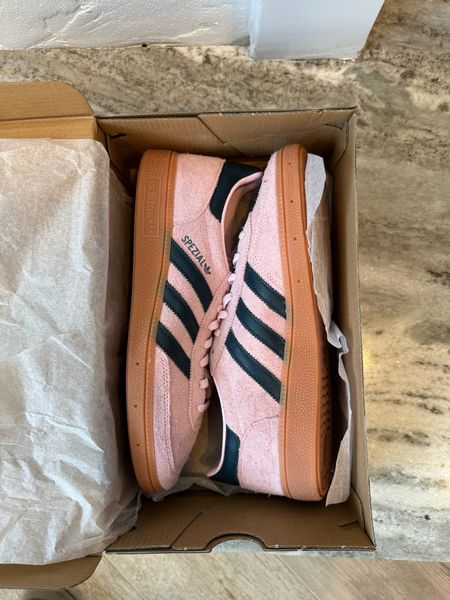 If you don’t have a pair of Sambas you need some, they go with everything and add a touch of style to any look !! 

Sambas - adidas sambas - trendy sneakers - spring fashion - spring sneaker - pink sambas - pink sneakers - styling tips 

#LTKstyletip #LTKshoecrush #LTKSeasonal