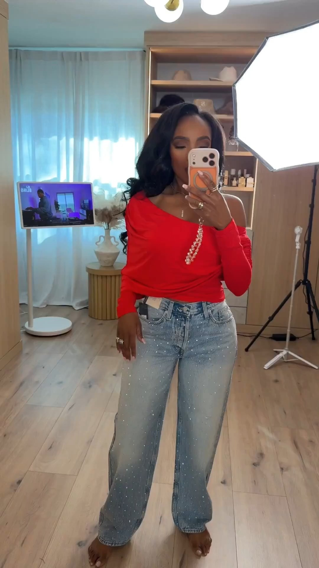 ❤️ Valentine’s Day Outfit — Casual with a Flirty Twist

A pop of red paired with embellished denim is the easiest way to keep Valentine’s Day style fun yet effortless. The off-shoulder neckline adds just the right touch of drama while the crystal-detailed jeans elevate the look without feeling overdone.

Perfect for casual Valentine’s dates, daytime plans, or a chic dinner-to-drinks look.

Red Valentine top, embellished jeans outfit, Valentine’s Day casual look, off-shoulder top outfit, festive denim style, date night casual fashion, Valentine outfit inspiration

Follow my LTK @kirasfashionfinds on the @shop.LTK app to view this post and get my exclusive app-only content!

#liketkit 
@shop.ltk
https://liketk.it/5Kb2l