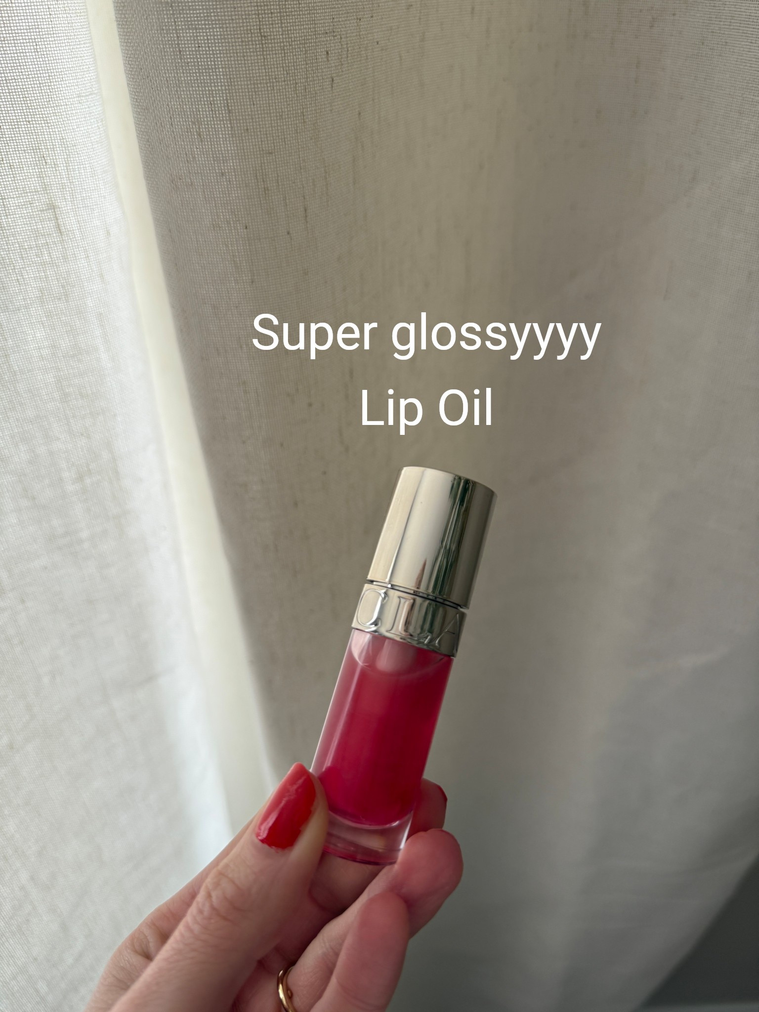 Super glossy, hydrating and nourishing comfort lip oil by CLARINS 












Beauty
Lip oil
Lip gloss
Lip stick
Makeup 
Spring makeup

#LTKBeauty