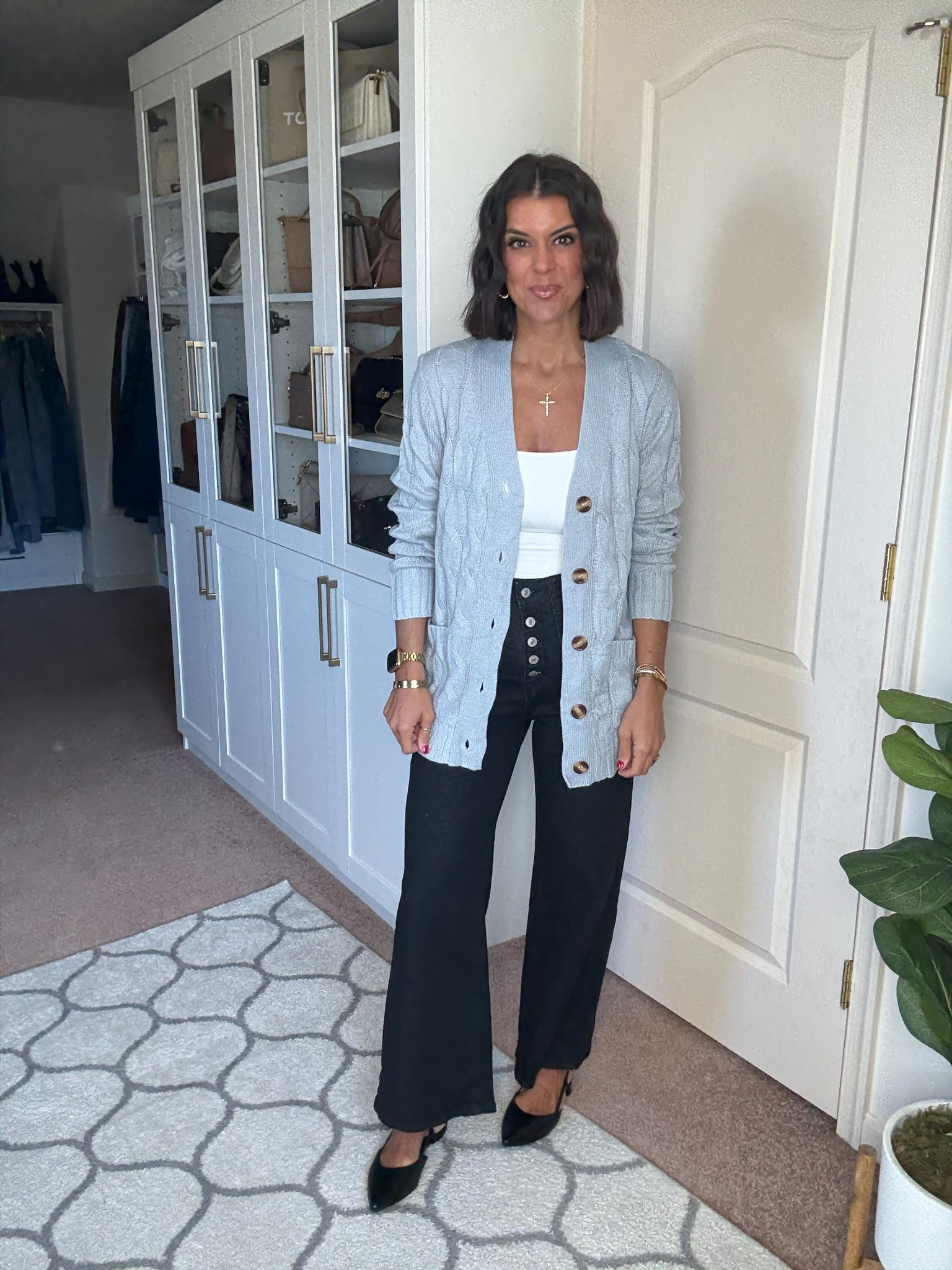 Size small in cardigan and tank Size 4 in jeans

#LTKSeasonal #LTKFindsUnder100