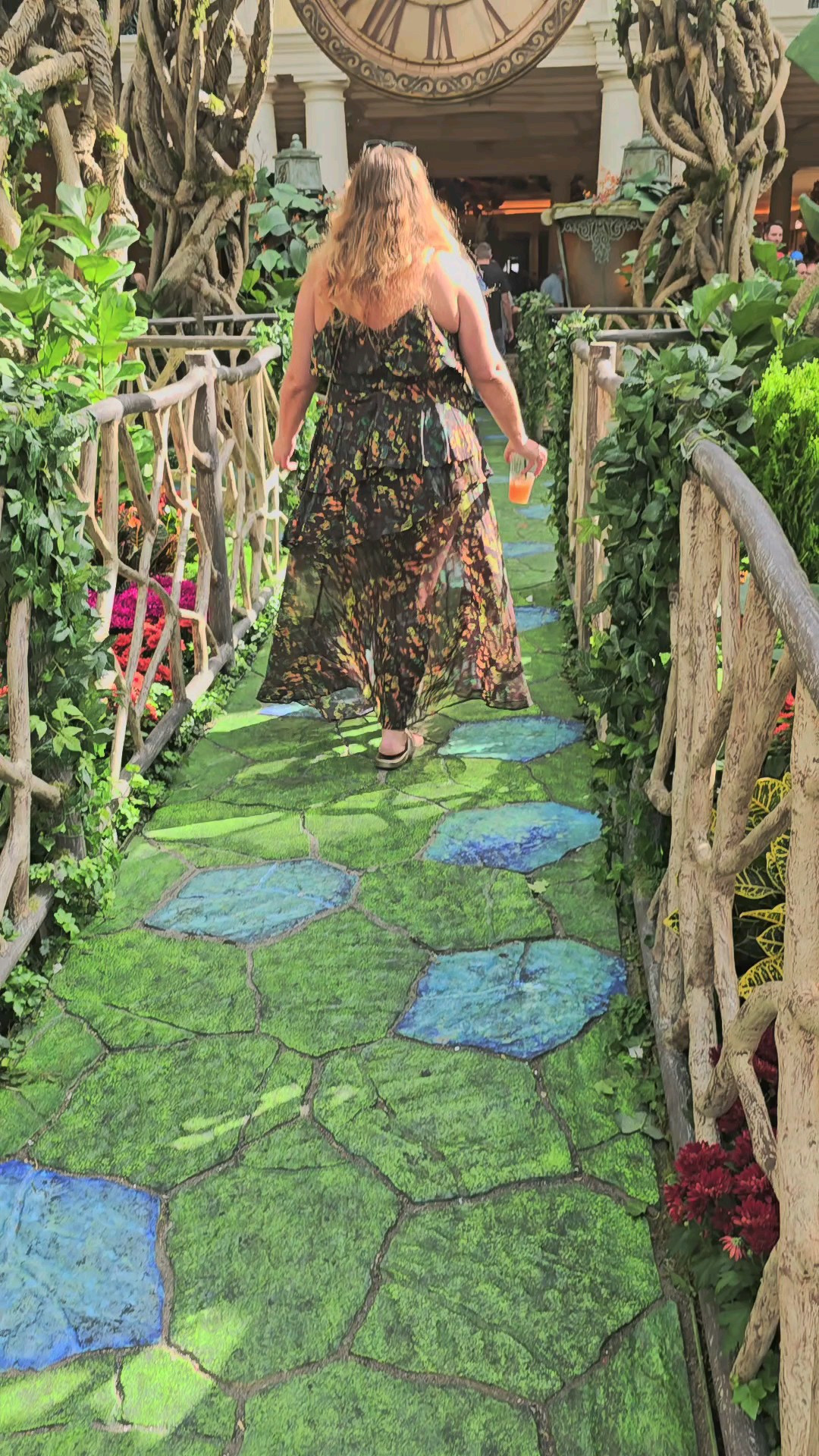 Come with me to Bellagio in Las Vegas! This dress is from @amazonfashion #founditonamazon #thedrop size XXL Come with me to Bellagio! @bellagio The fall decor in Vegas is amazing! We are having a walk around day today (also shopping of course) My girls would have LOVED this inside our hotel! #livinglargeinlilly #Vegas #lasvegas #shopping #therapy #founditonamazon #plussizefashion #ketosismom

#LTKMidsize #LTKPlusSize #LTKTravel