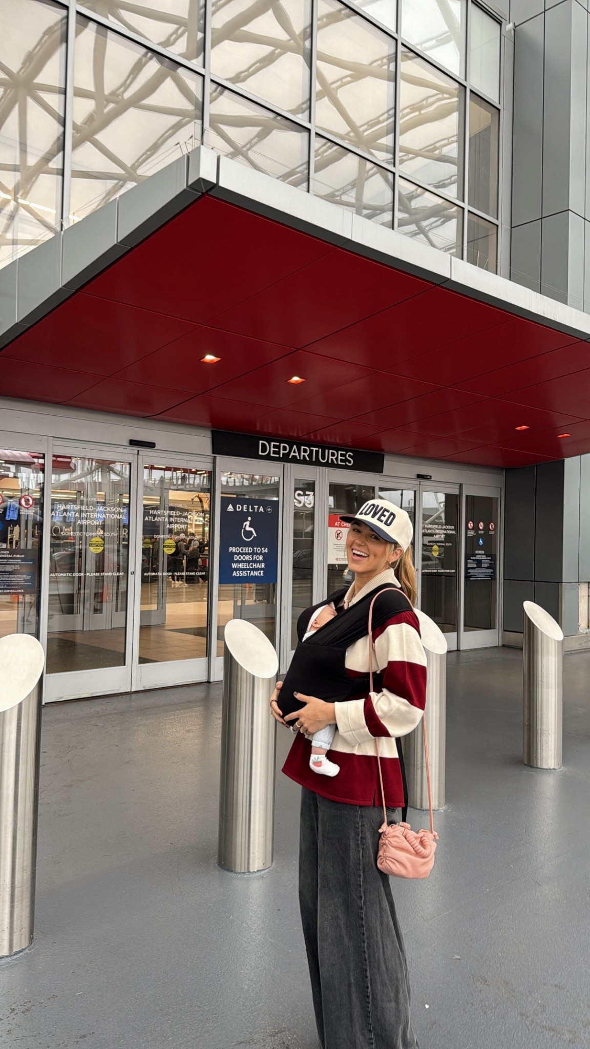 What I’m wearing 🫶🏻

Jeans are XL Flood from Levi’s but I linked a similar option 🤗