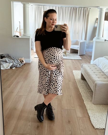 Comfortable but stylish maternity outfit, pregnant outfit. These doc marten boots have been a go to piece for years. They last! 

Shoes
Pregnancy style
Pregnancy outfit  
Ootd
Maternity 
Baby style 

#LTKbump #LTKshoecrush #LTKbaby