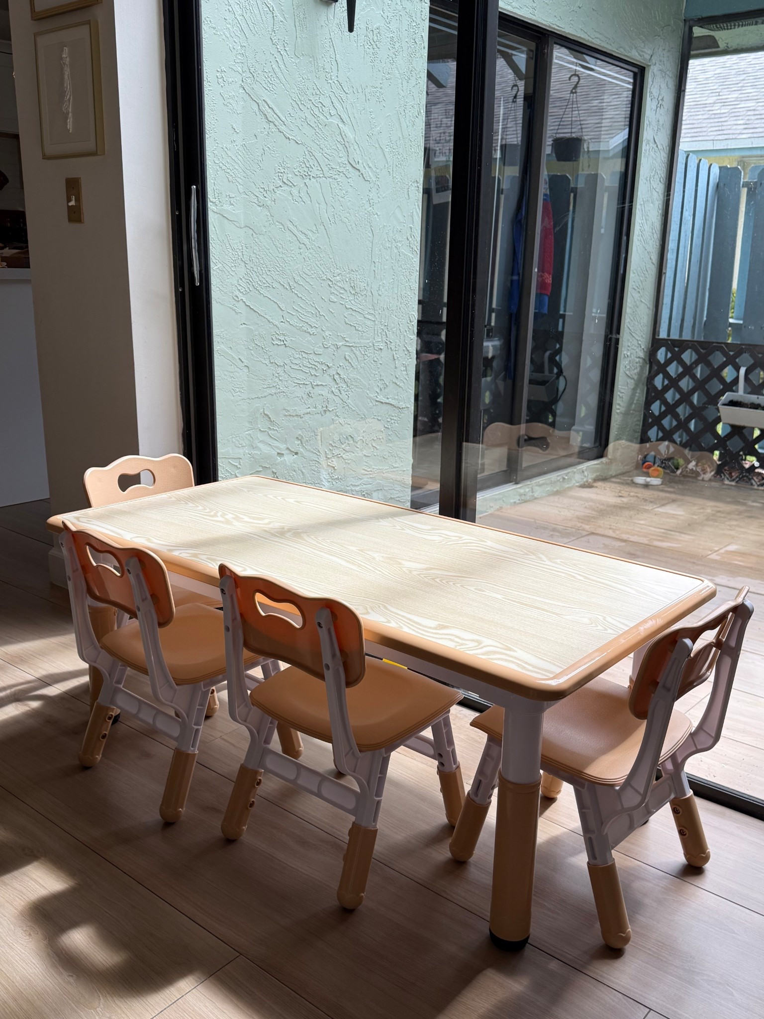 Toddler table & chairs! 