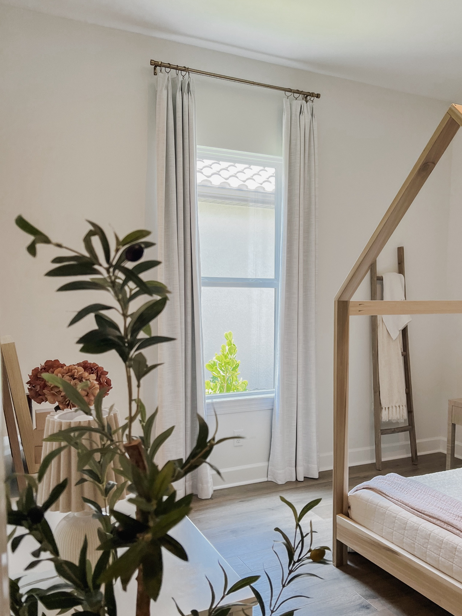 Flag Day Sale! 12% off!! 

Curtain details:

Liz polyester linen
Beige white
Drape pleated
Blackout


#curtains #customdrapes #pleateddrapes #drapery #twopagescurtains 

#LTKHome #LTKSaleAlert