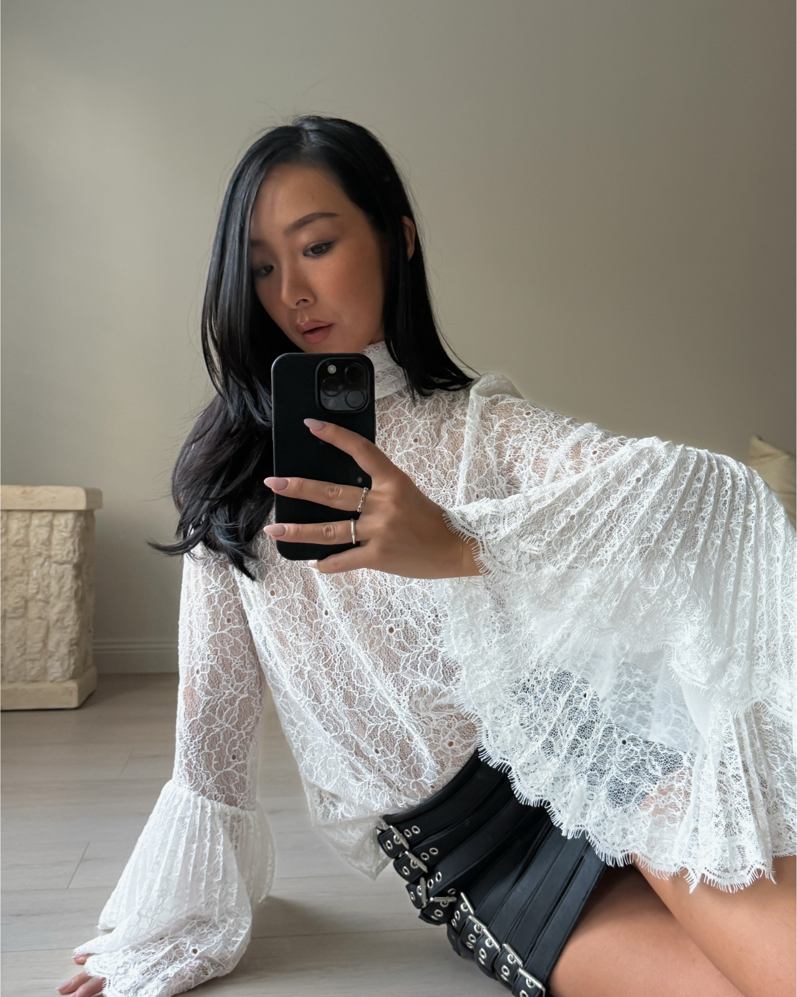 the prettiest lace blouse 🕊️