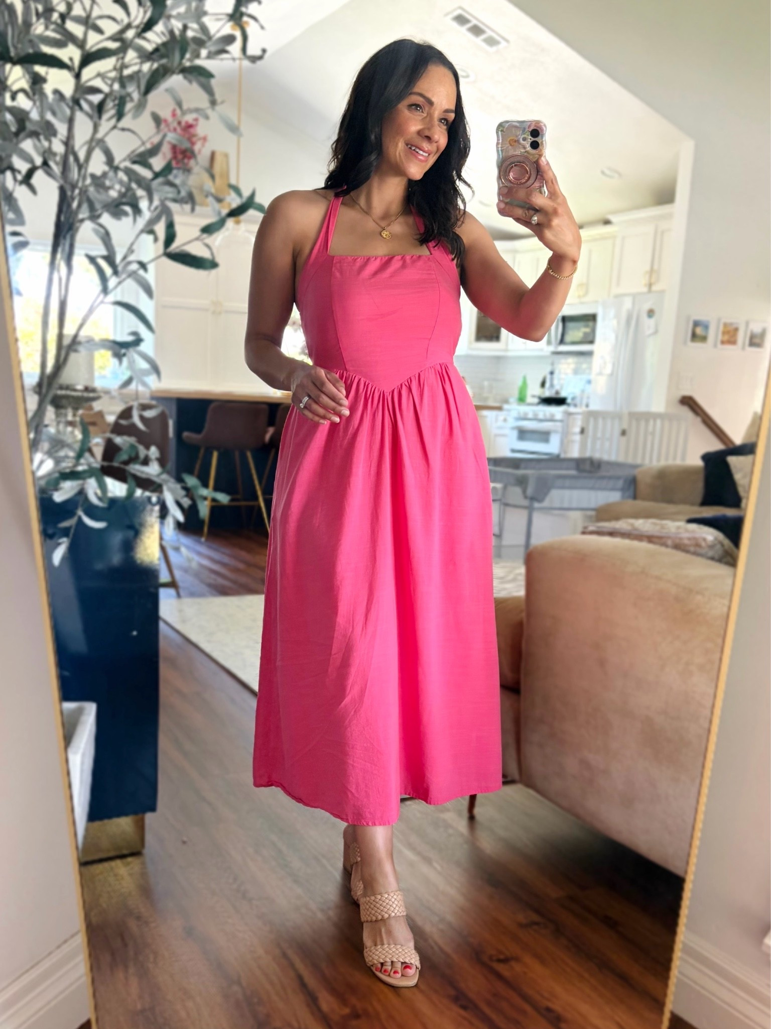 It’s giving 1950s housewife… and I’m kinda here for it💗.

#LTKBeauty #LTKHome #LTKPetite