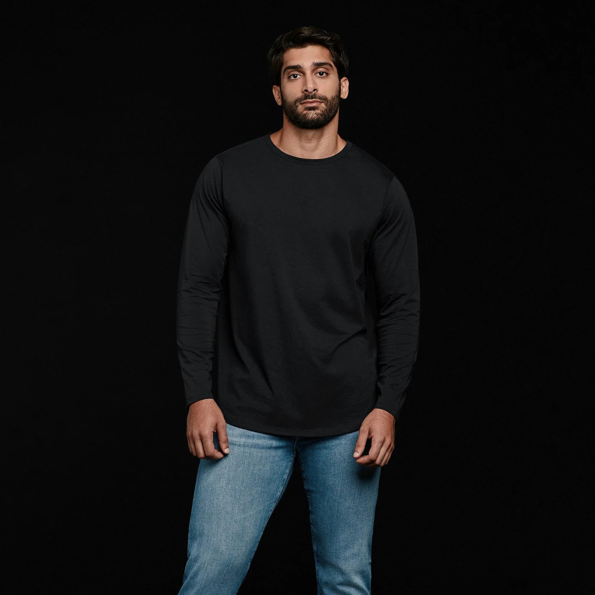 Long Sleeve Curved Hem T-Shirt | Black | nuuds
