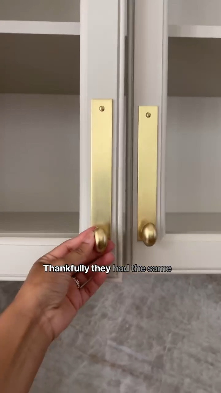 House Update! We finally got our kitchen cabinet & drawer pulls from @rejuvenation and I absolutely love how they turned out. We chose the aged brass finish and I’m just waiting on a few more to be installed before it’s complete! I’ll have all of my hardware linked in my @shop.ltk!
I also insisted on having lots of glass front cabinets not realizing that our cabinet guy doesn’t provide the glass. Plus the fact that it’s whole separate expense! Love that for me!☠️ Fortunately, we found @grassroot_glass who will install glass on site! They did such a great job and also installed the glass for the shower and custom mirrors in the primary bath! We’re still living in a chaotic construction zone, but I know one day I’ll look back and smile at the months that all four of us were cozied up in the guest room while we finished our house! Don’t get me wrong…sometimes this feels kind of frustrating, but I’m so grateful to even be in the position! #homedesign #homebuilder #interiordesign