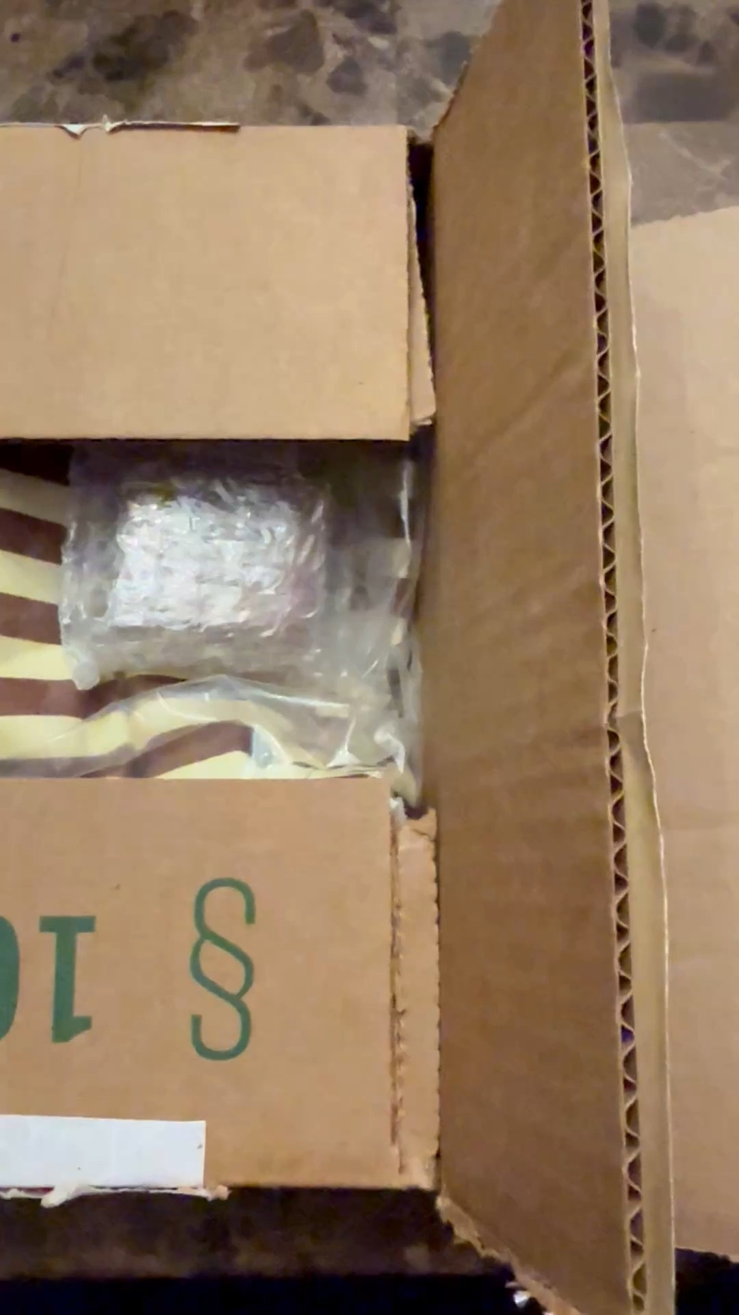Amazon unboxing 📦🤎


#amazon #amazonorder #amazonfashion #nyx #nyxmakeup #stripedtee #trendystyle #trends #amazonstyle

#LTKdayinmylife #LTKBeauty