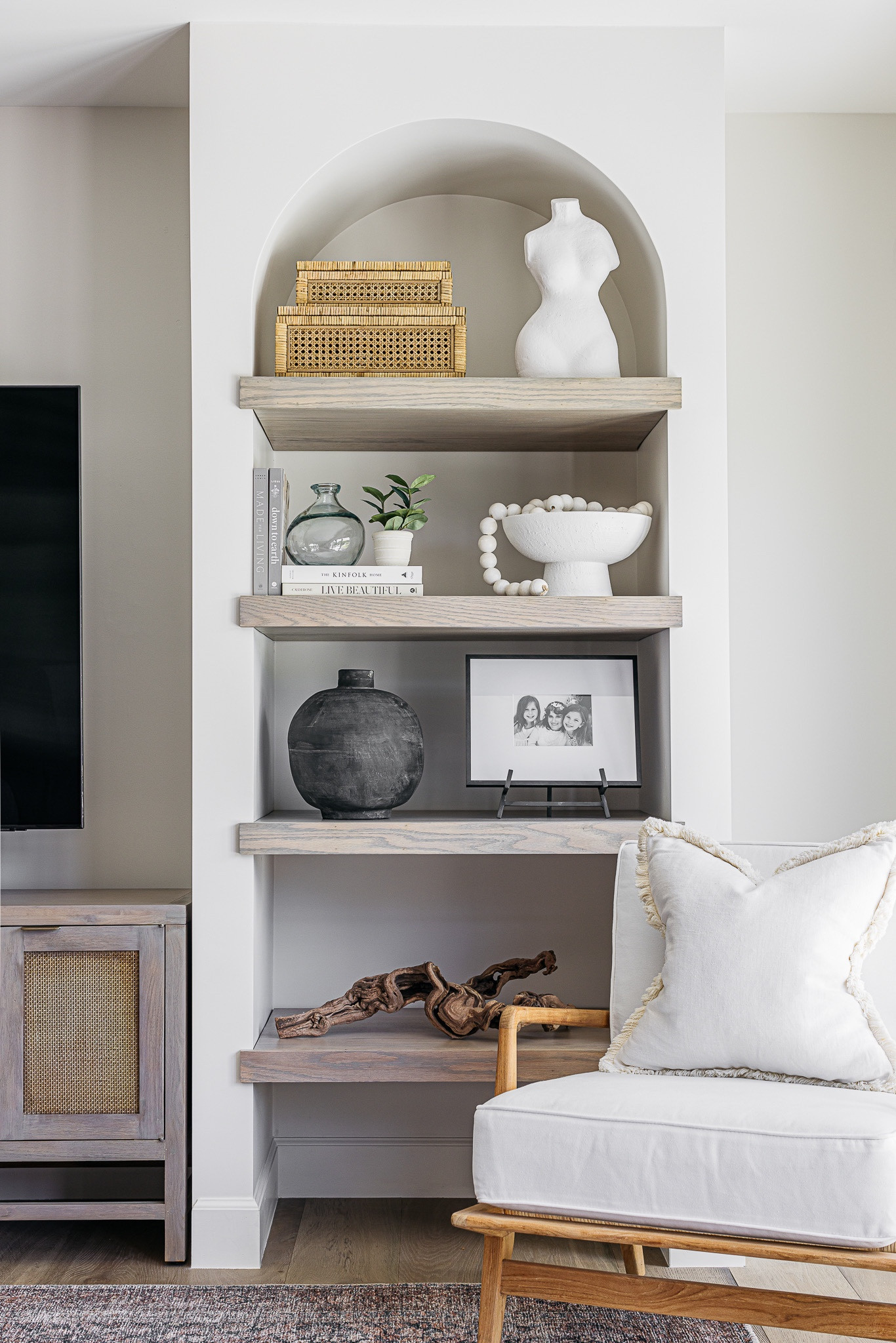 Shelf Decor, Shelfie, Living Room, Home Design

#LTKSeasonal #LTKunder100 #LTKhome