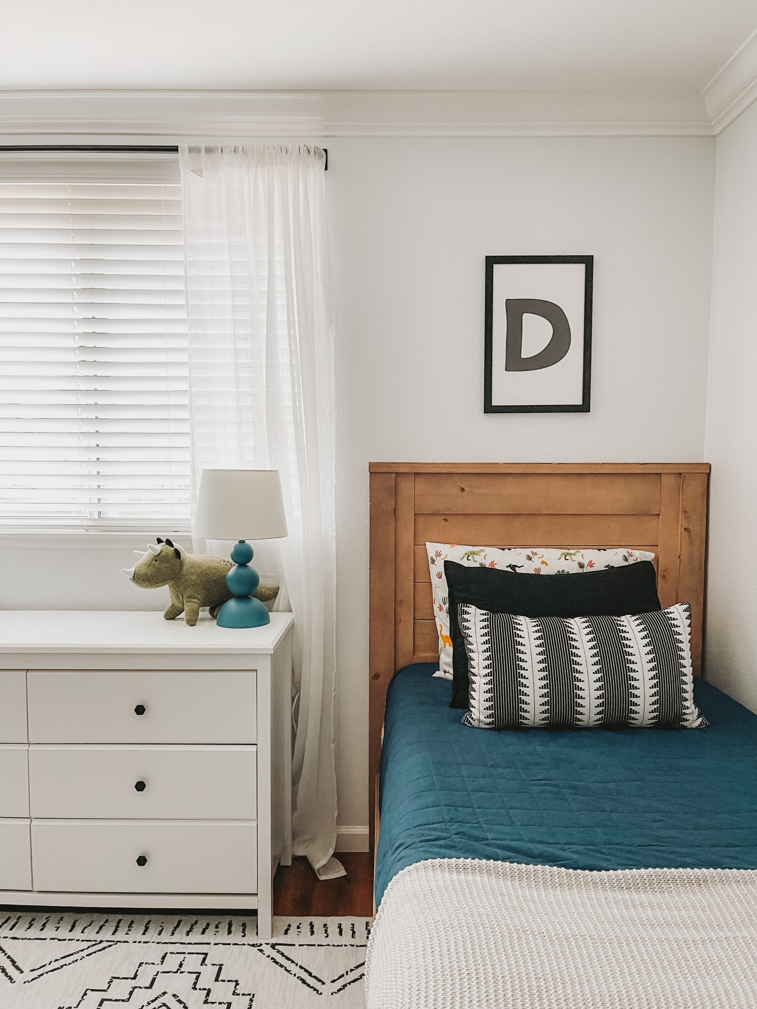 SIMPLE + MODERN kids bedroom 

#LTKstyletip #LTKkids #LTKhome