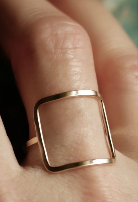 Another Cool square ring 🟨

Modern ring 
Minimalist ring 
Modern jewelry 
Minimalist jewelry 
Minimalist square ring 
Cool ring 

#LTKworkwear #LTKFind #LTKstyletip