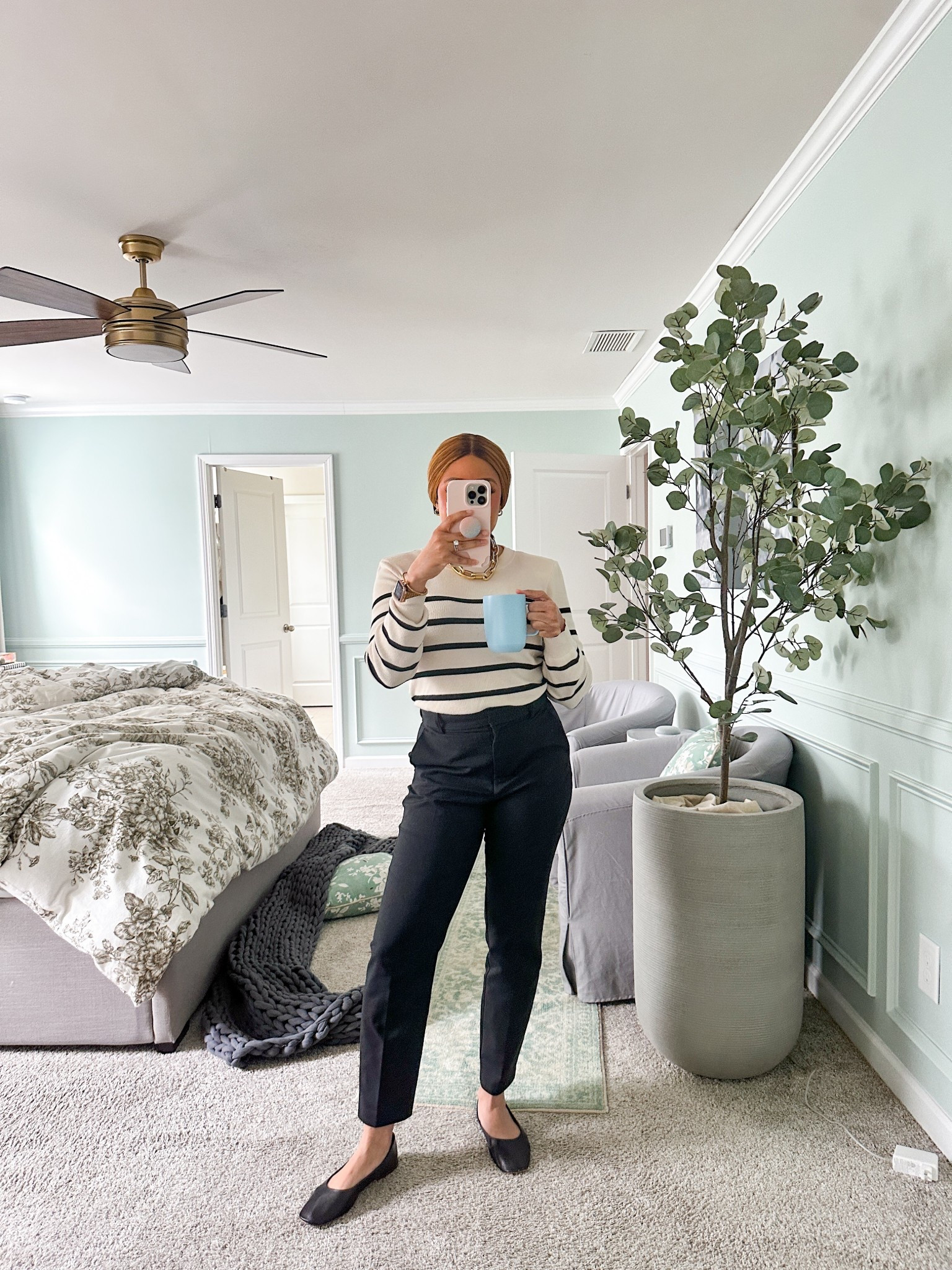 A chic but casual look for the weekend. Love these $19 pants (they have more colors!)

#LTKFindsUnder50 #LTKFindsUnder100 #LTKOver40