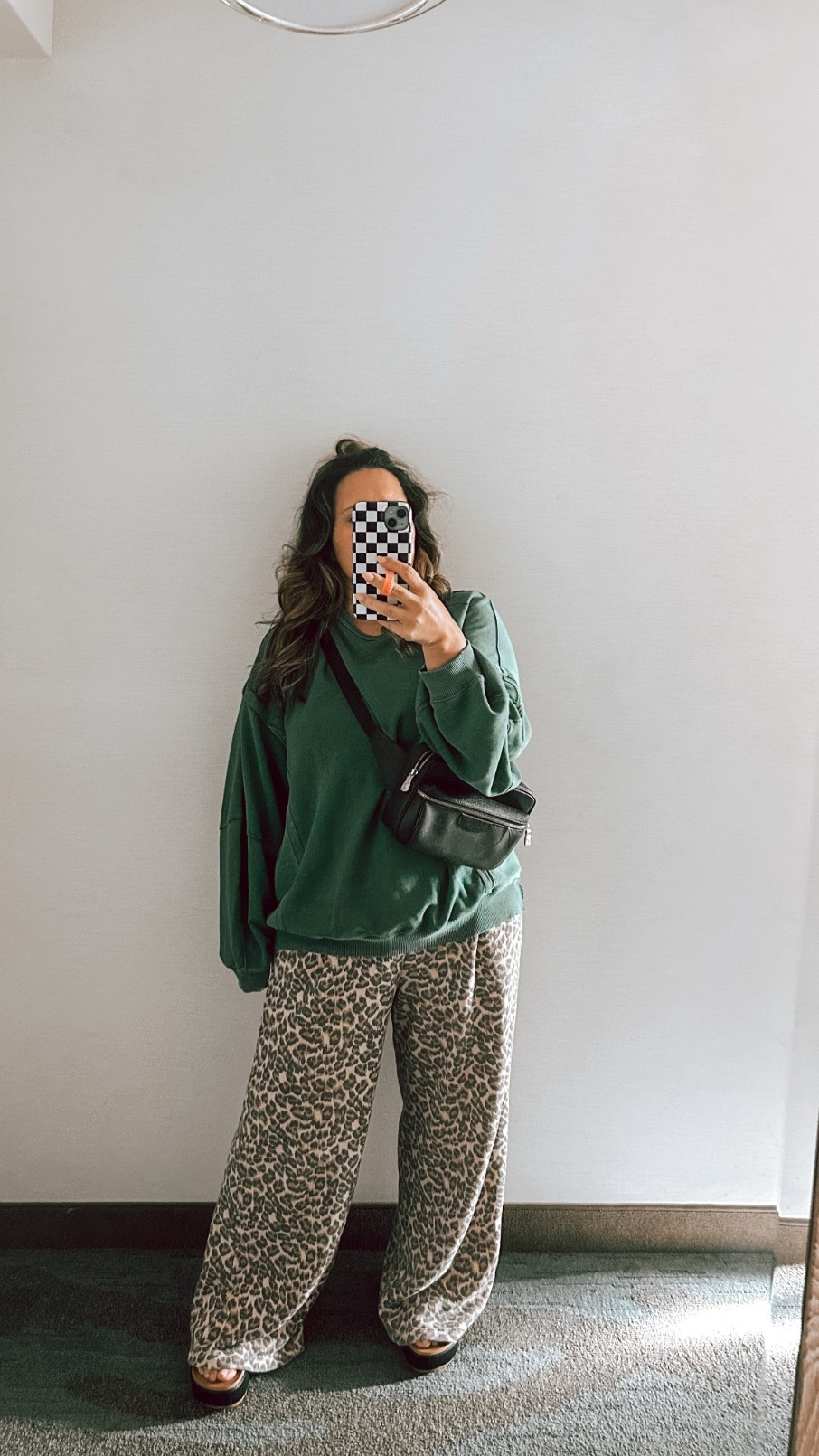 Living in comfort ✨ This American Eagle fit is soft, effortless, and perfect for coffee runs or couch days. Linked everything on my LTK 💻🛒 #AEStyle #LTKfit #cozyvibes