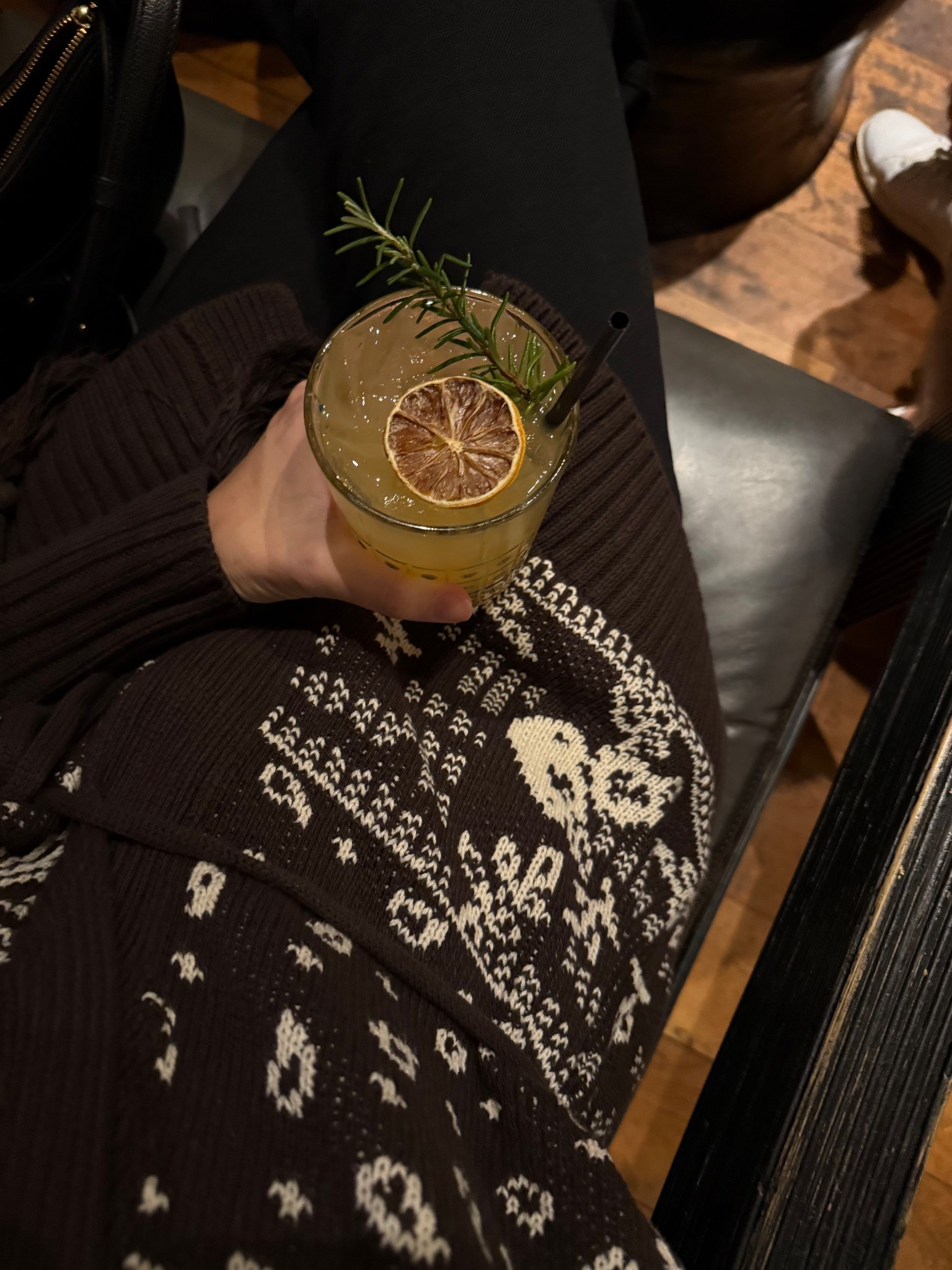 Friday dinner outfit! I’m 5’7” wearing size XS in the cardigan and true size 25 curve love in the jeans  

#LTKSeasonal #LTKFindsUnder100 #LTKootd