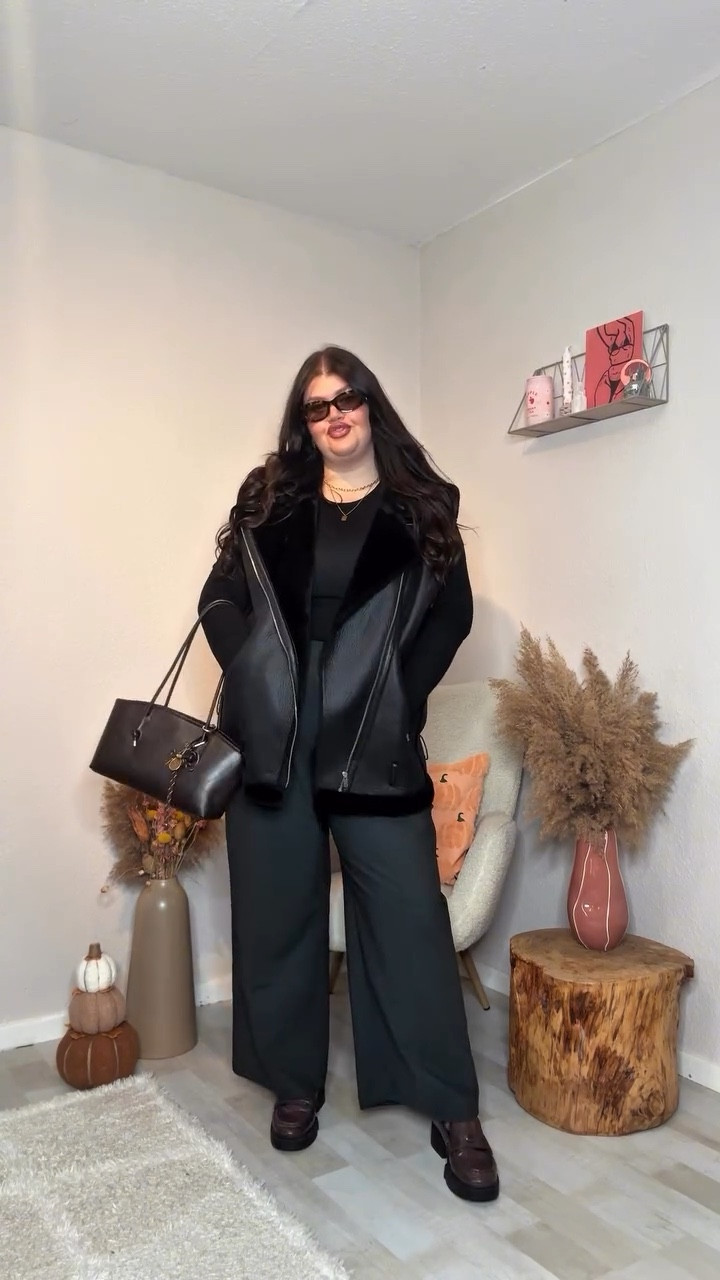 Ein neues Format!Ich benötige hier euer Feedback, wie ihr dieses Format findet? 🌸
.
#bestelltvsgestylt #bodypositivity #plussizebeauty #bodypositive #celebratemysize #effyourbeautystandards #bodyimage #perfectlyimperfect #bodyconfidence