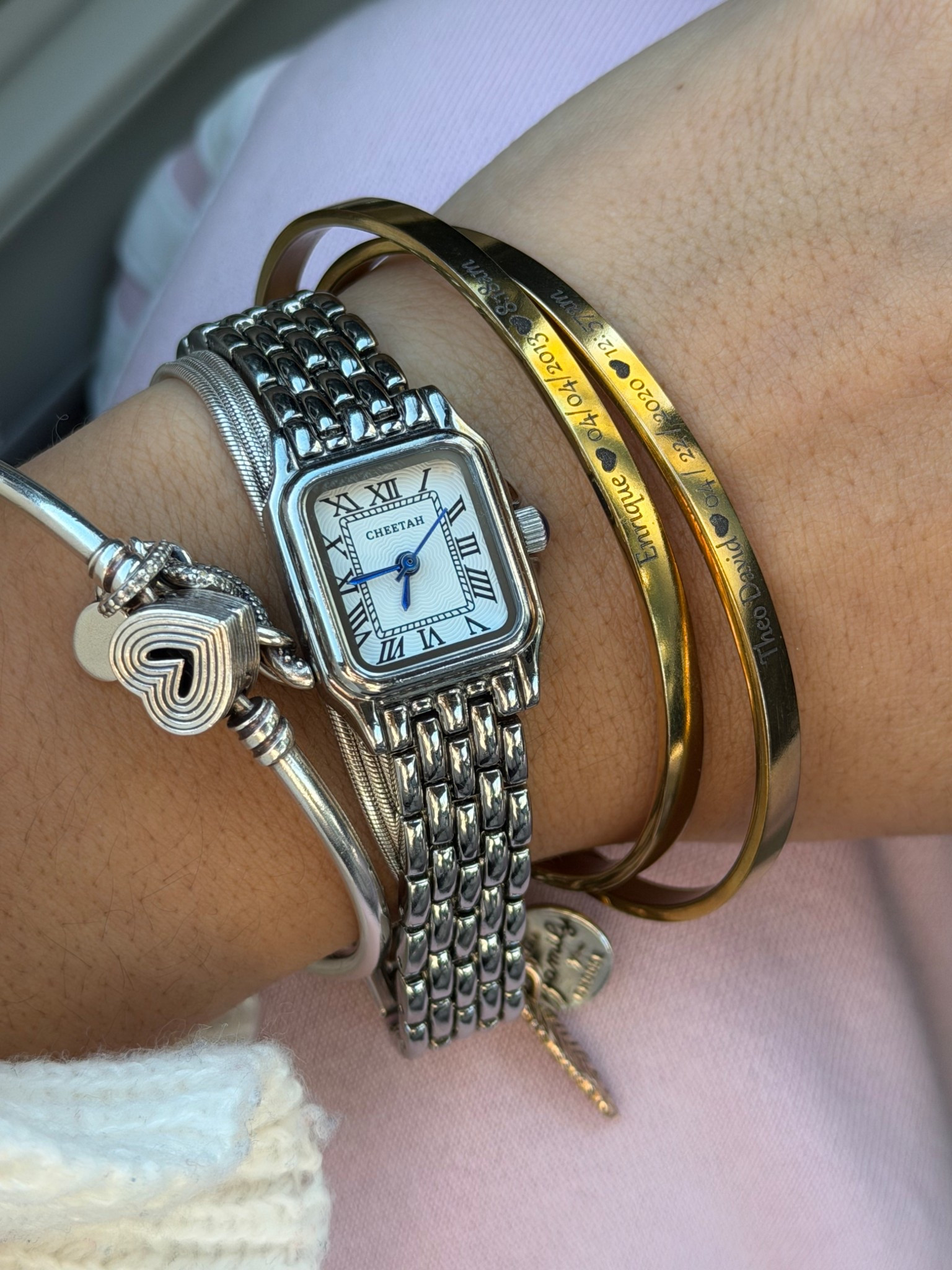 Everyday jewelry I never take off ✨
This watch + bracelets combo has been on repeat lately—easy, timeless, and goes with everything from errands to date night.
I love pieces that elevate an outfit without trying too hard 🤍
All linked here so you can recreate the look!

🛒 Shop my everyday stack below


#LTKootd #LTKmomlife #LTKgrwm