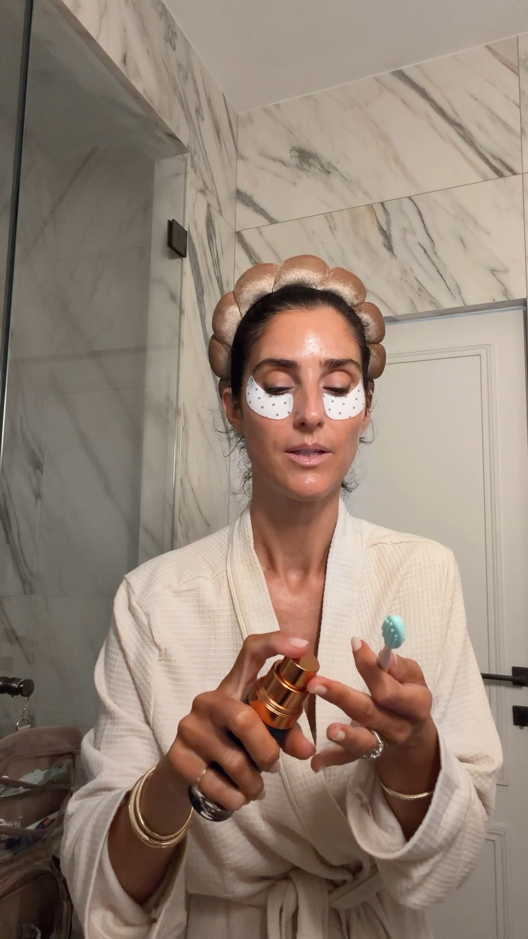 I feel like my lips have been extra dry and this little scrubber has made a difference already! #stylinbyaylin #aylin

#LTKSeasonal #LTKBeauty #LTKStyleTip