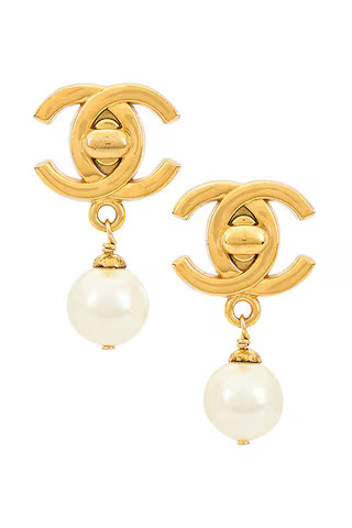 FWRD Renew Chanel Pearl Turnlock Clip-On Earrings in Gold | FWRD | FWRD 