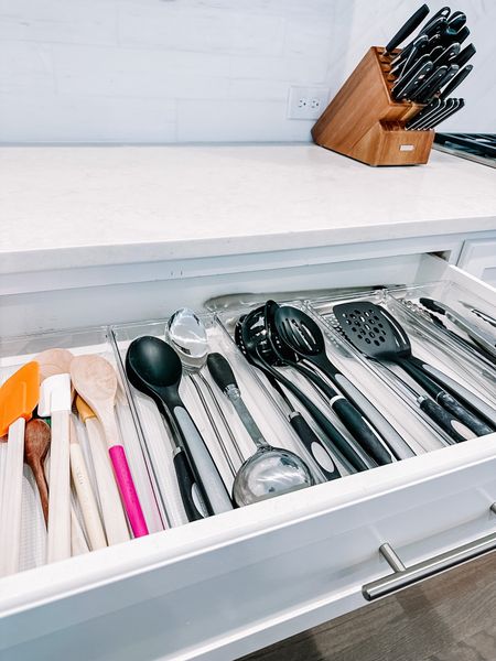 Contain, contain, contain!!! We all know how quickly these drawers can become a disaster & nothing is more frustrating when it’s so full that you can’t even open the drawer 😡. Containing is 🔑
.
.
@thecontainerstore 
.
.
.
#kitchenorganization #kitchenstorage #organizationtips #organizationinspiration #inspo #foco #forsythcountysmallbusiness #wednesday #midweekcheckin #getorganized

#LTKfindsunder50 #LTKparties #LTKhome