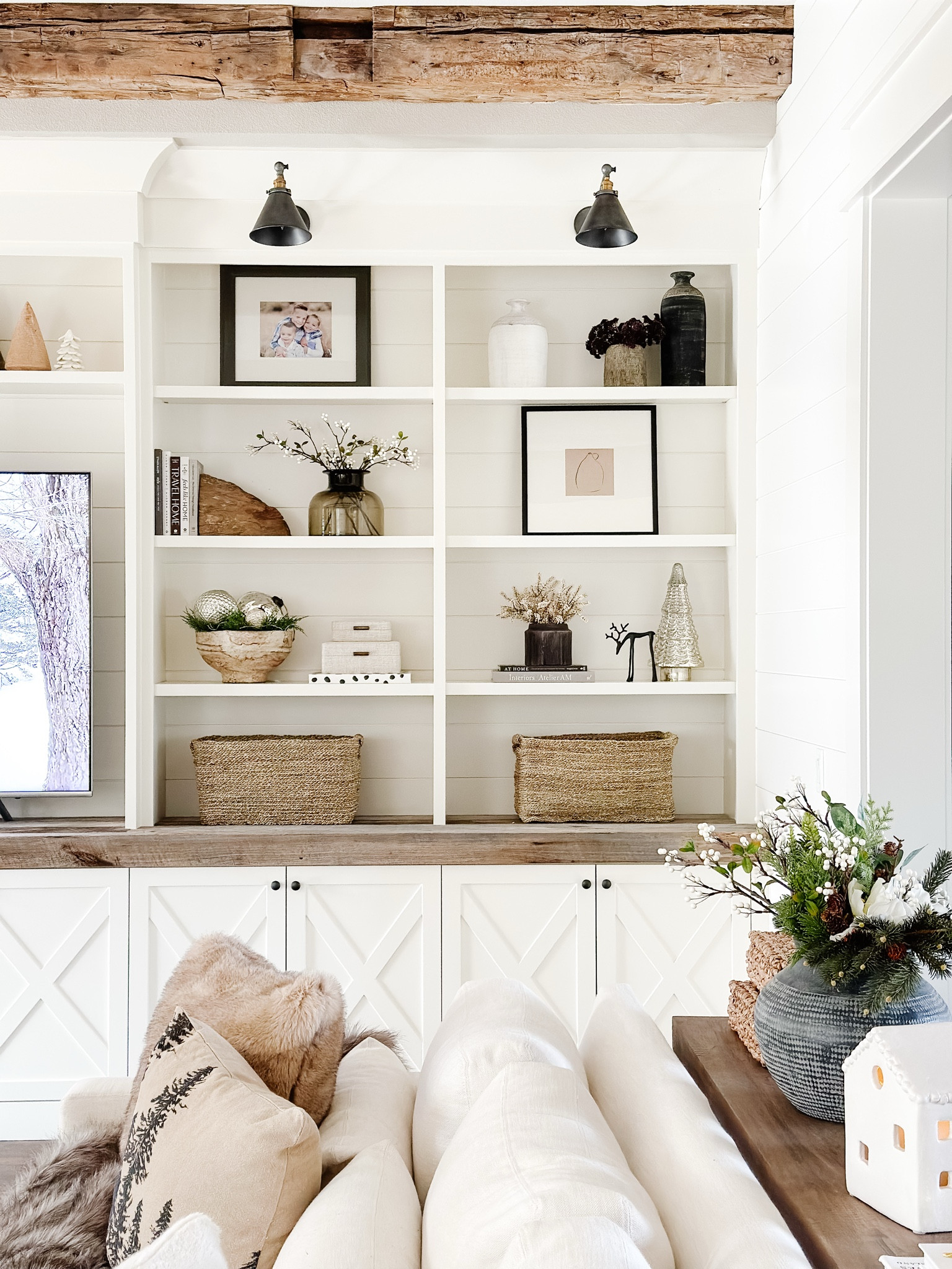 Holiday shelf styling

#LTKSeasonal #LTKHome