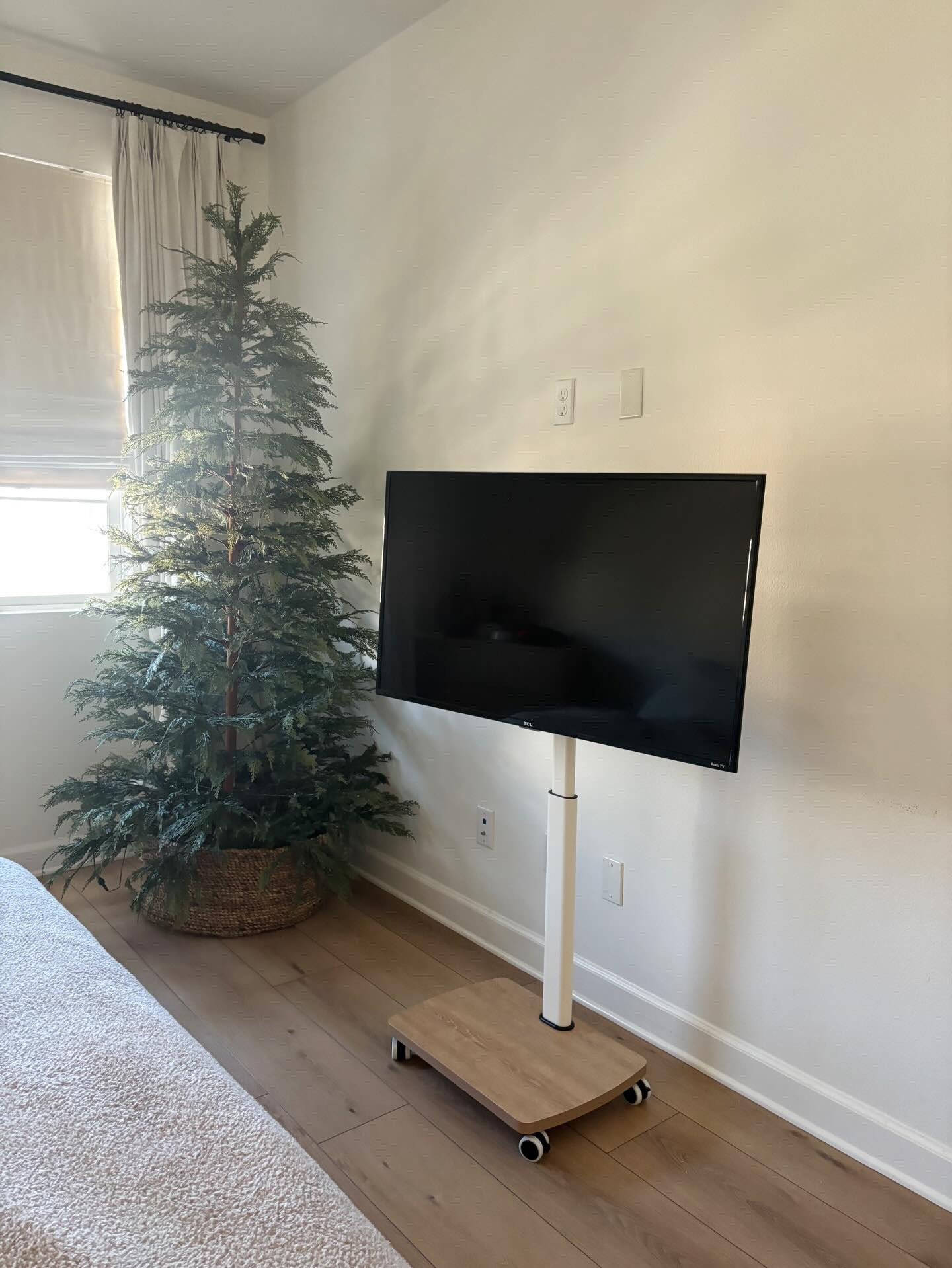 We recently got this movable TV stand and have been loving how flexible it is — no wall mounting, no commitment, and we can move it wherever it makes sense

For those interested, @aokcos_ is hosting a giveaway with 2 easy ways to join:

⏰ From now until 2/28/2025

✨ Already have an AOK Mobile TV Mount?
Post a 10+ sec video showing how you use it and get 50% cashback 💰

✨ Don’t have one yet?
Post an empty space and caption:
“If I had a mobile TV here, I’d turn this into my ___ to enjoy ___.”
You’ll be entered for a chance to win a free AOKCOS TV stand (weekly winners!)

🎁 Enter either way to win a Nespresso machine or DJI Osmo Mobile 8!

🏷️ #Tvonthemove #renterfriendly #LiveUnbound #MoveWithTheNewYear #tvstand