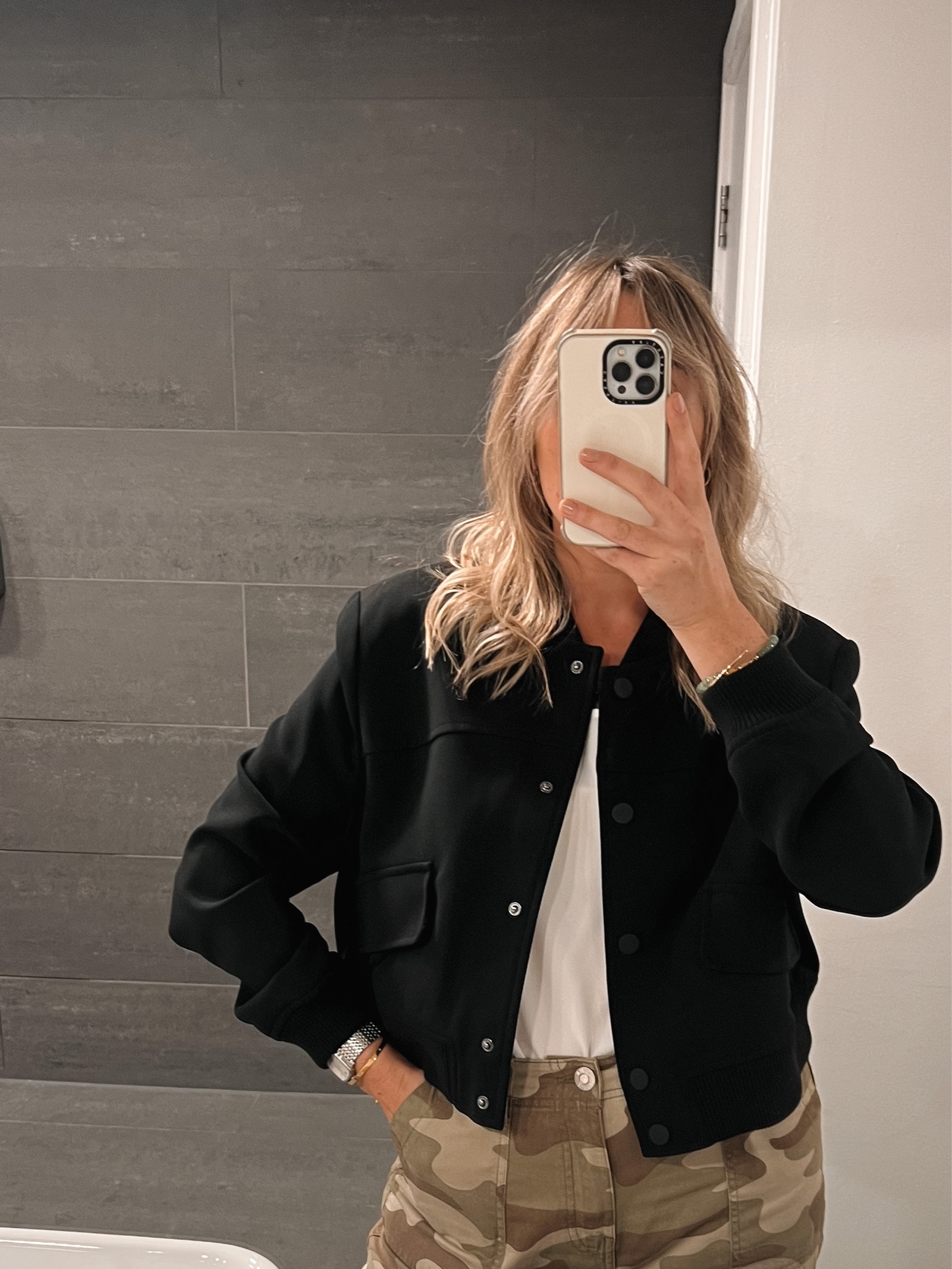 Ah everyday outfit 

Wearing a size 12 in everything 

Bomber jacket
Zara dupe
Cropped bomber jacket 
Black bomber
Cropped bomber


#LTKeurope #LTKfindsunder50 #LTKmidsize