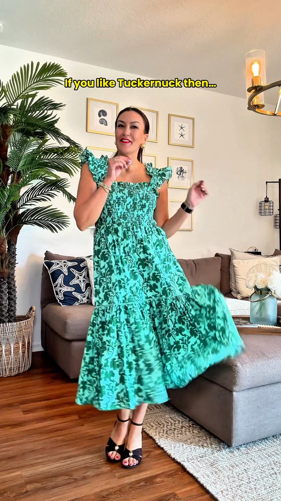 If you like Tuckernuck then you’ll love this!! No gatekeeping here 🩵

#LTKFindsUnder100 #LTKSeasonal #LTKFindsUnder50