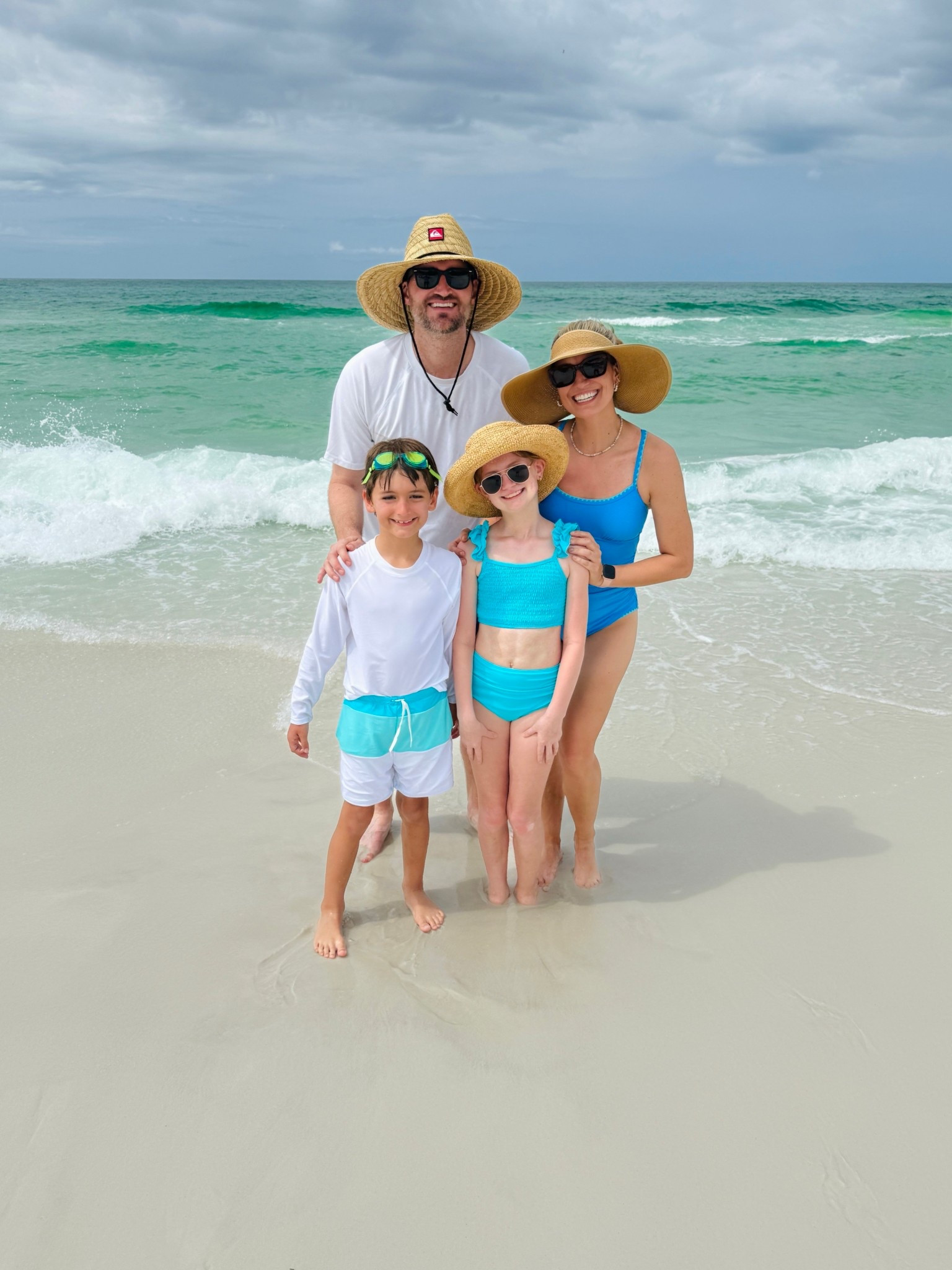Beach life is the best! 🌊☀️👙
Sandy toes, salty breeze, and a swimsuit I’d wear on repeat 🐚



#BeachVibes #BeachDayStyle #LTKBeach #VacationStyle #WhatToWearToTheBeach #ResortStyle #MomStyleOnTheGo #LTKFinds

#LTKTravel #LTKSwim #LTKSummerEdit #LTKFamily #LTKSwim