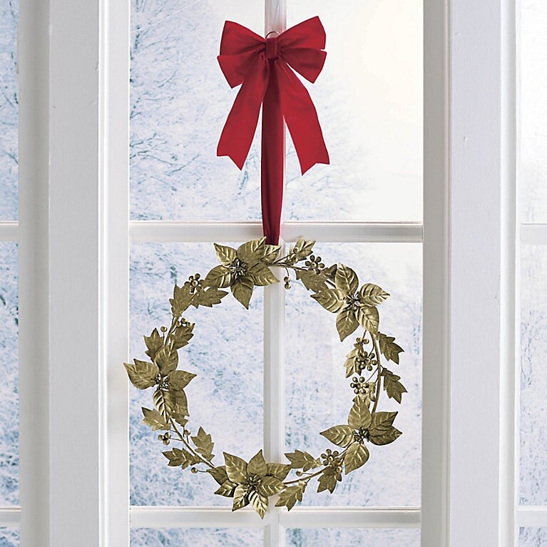 Gold Christmas wreath ✨ holiday wreath #christmasdecor Christmas decor gold wreath

#LTKSeasonal #LTKSaleAlert #LTKHome