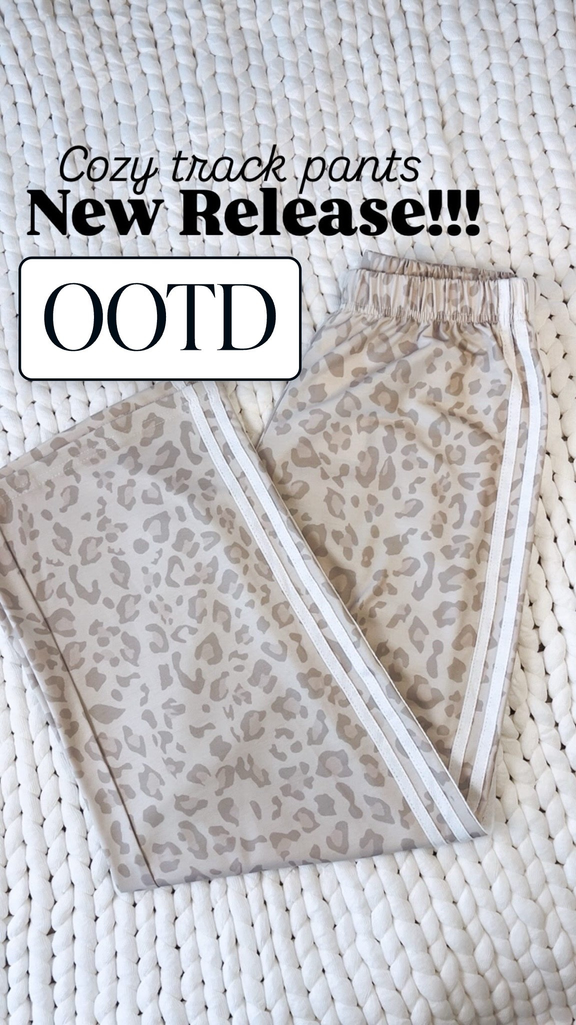 New release comfy track pants

#LTKSeasonal #LTKTravel #LTKootd