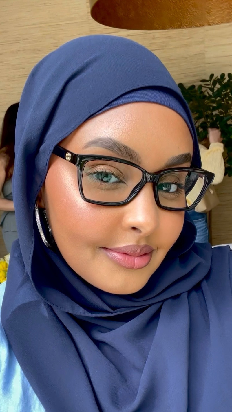 Skin on glow thanks, thanks to my Supergoop! Glowscreen SPF 40 in the shade Golden Hour 🌞✨

#LTKSeasonal #LTKVideo #LTKBeauty