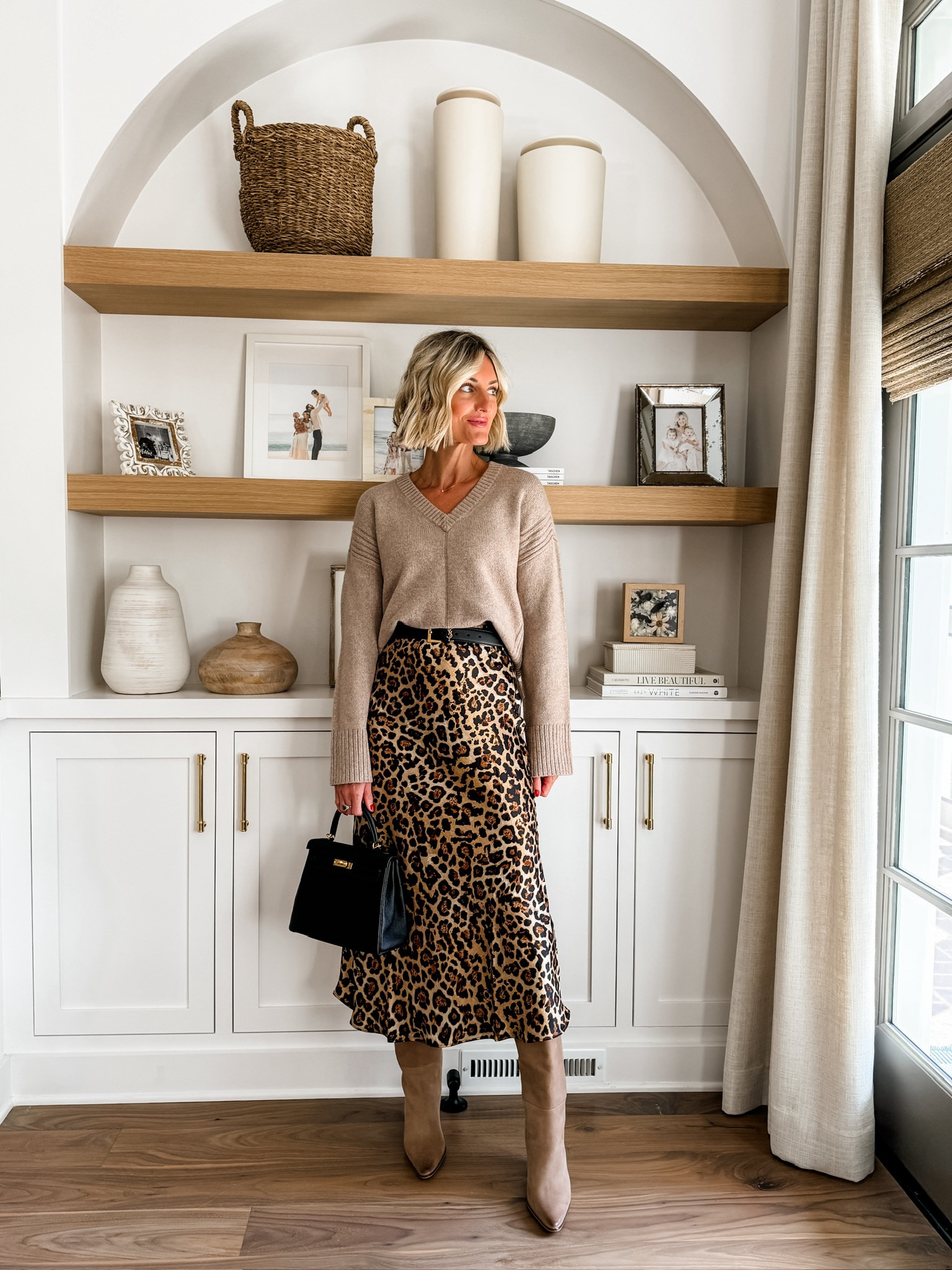 This new leopard skirt from loft is so cute! Such a great piece to have in your closet for fall! Wearing XS! 


Loverly grey, loft, leopard print, slip skirt, sweater 

#LTKSeasonal #LTKStyleTip #LTKSaleAlert