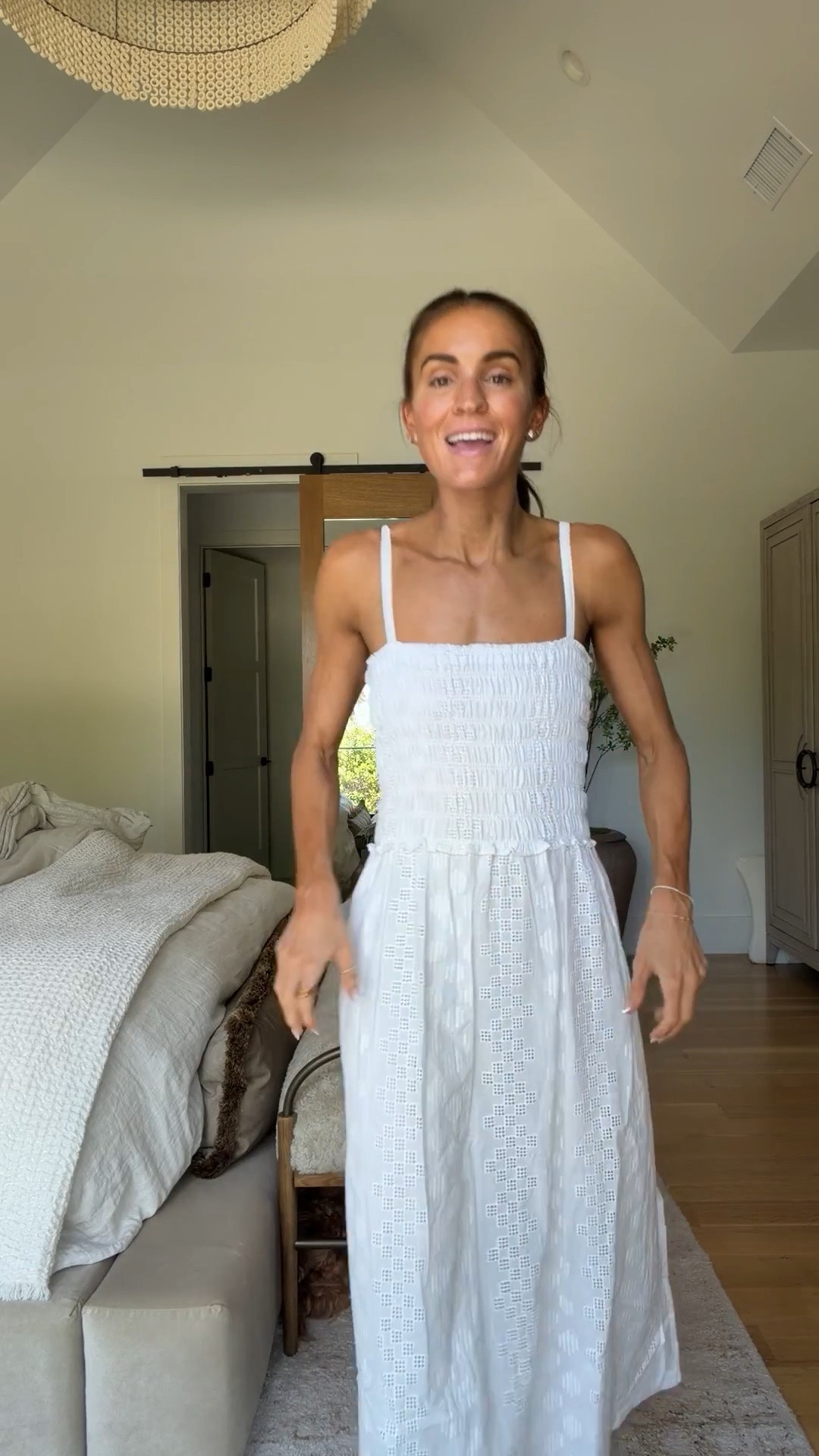 Summer dresses you can wear all season long! 🙌🏼 love simple, feminine dresses like this! 🤍