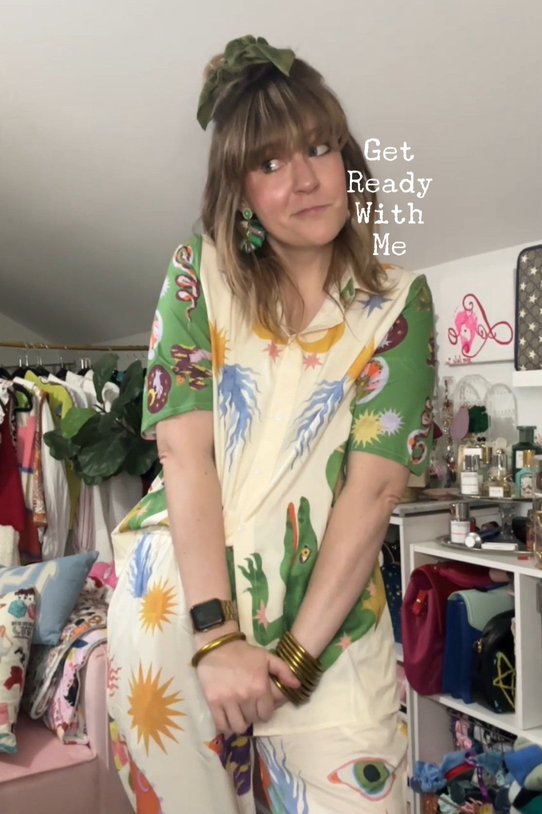 The cutest two-piece set that can easily be dressed up or down. Perfect for the classroom, shopping, or brunch with the girls! 

#LTKWorkwear