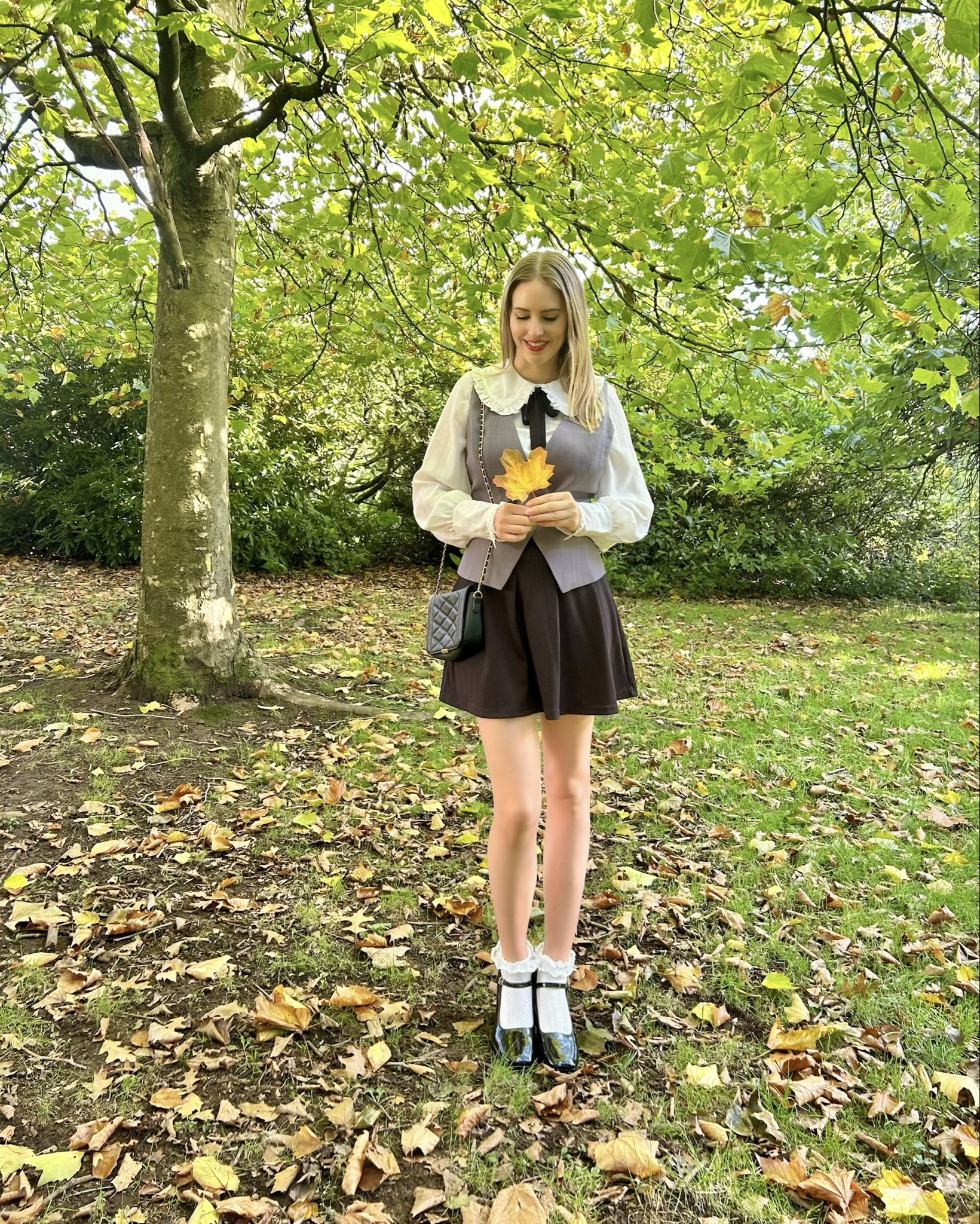 Golden leaf 🍁💛 

Waistcoat by @bellepoque.official @bellepoque_brand AD 

#fashionblogger #fashionstyle #styleinspiration #outfitinspiration #fashion #style #autumn #autumnfashion #autumnstyle #autumnvibes #vintage #vintagefashion #vintagestyle #vintageaesthetic #vintageoutfit #parisian #retro #retrodress #retrofashion #nature #自然 #时尚

#LTKautumn #LTKstyletip #LTKwinter