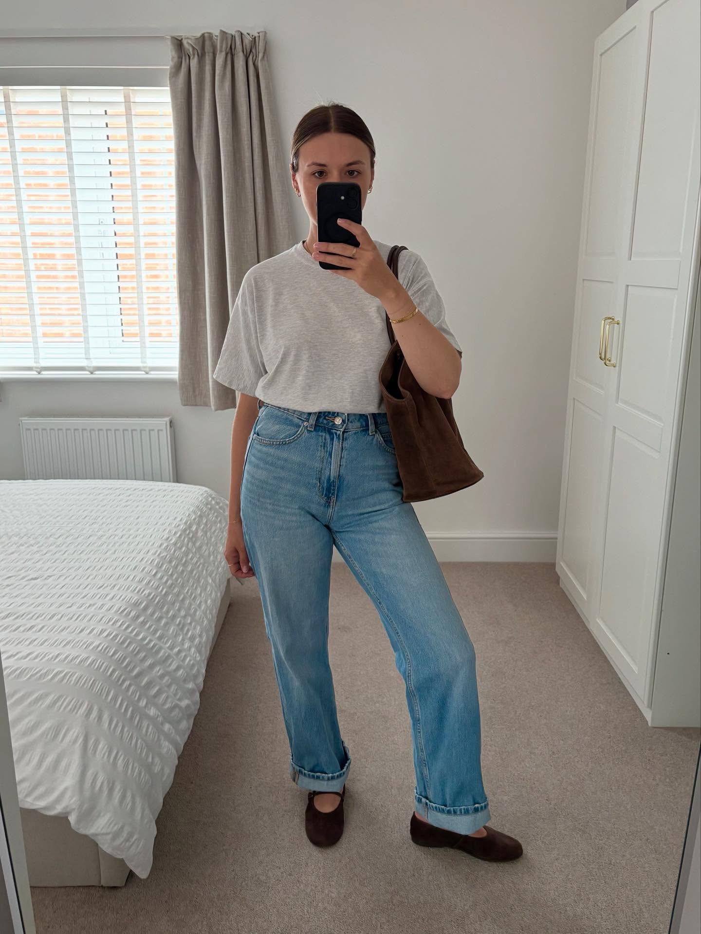 Basics 🤎

One of my favourite casual outfits to wear right now but I feel like the ballet shoes smarten it up. I’ll be wearing this in autumn with a trench coat thrown over the top too! 

Grey t-shirt, straight leg jeans, ballet shoes and suede tote bag. 

#LTKsummer #LTKstyletip #LTKuk