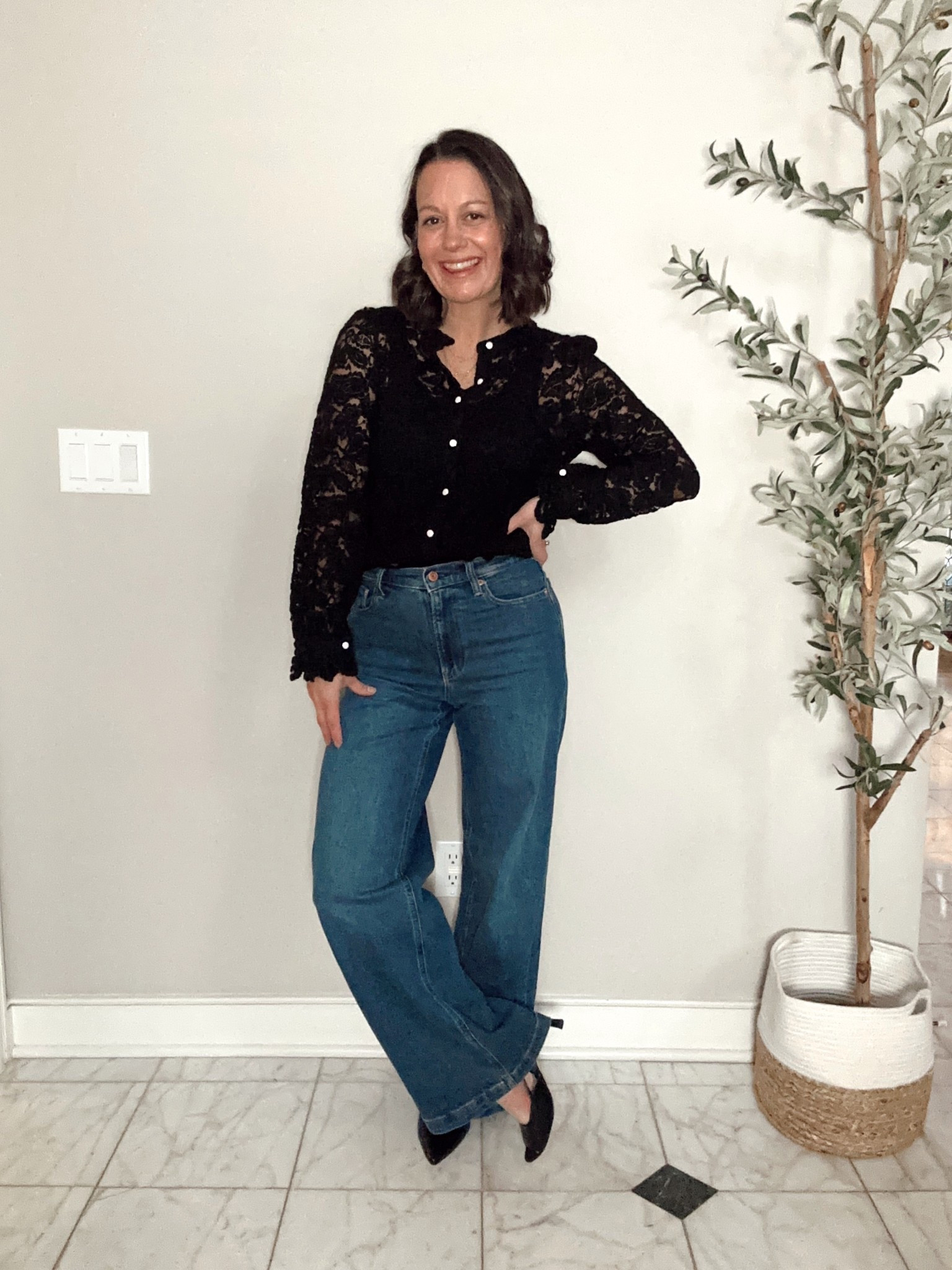 Date night outfit idea!

Amazon lace top runs true to size, jeans run a tad big.



#LTKootd #LTKOver40 #LTKHoliday