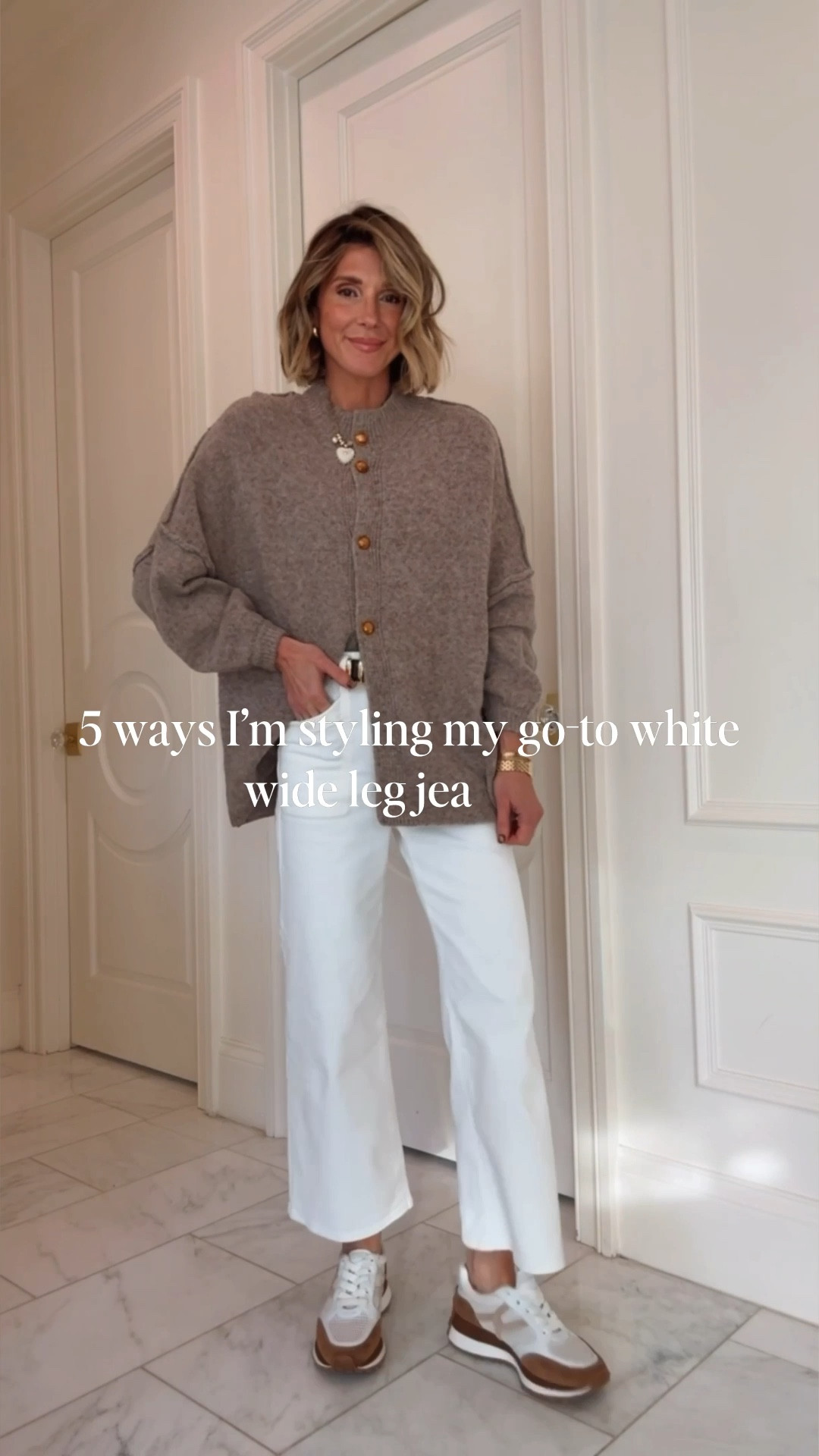 5 ways to wear white jeans now into spring. 
Jeans fit tts wearing size 25
Tops fit tts wearing size small