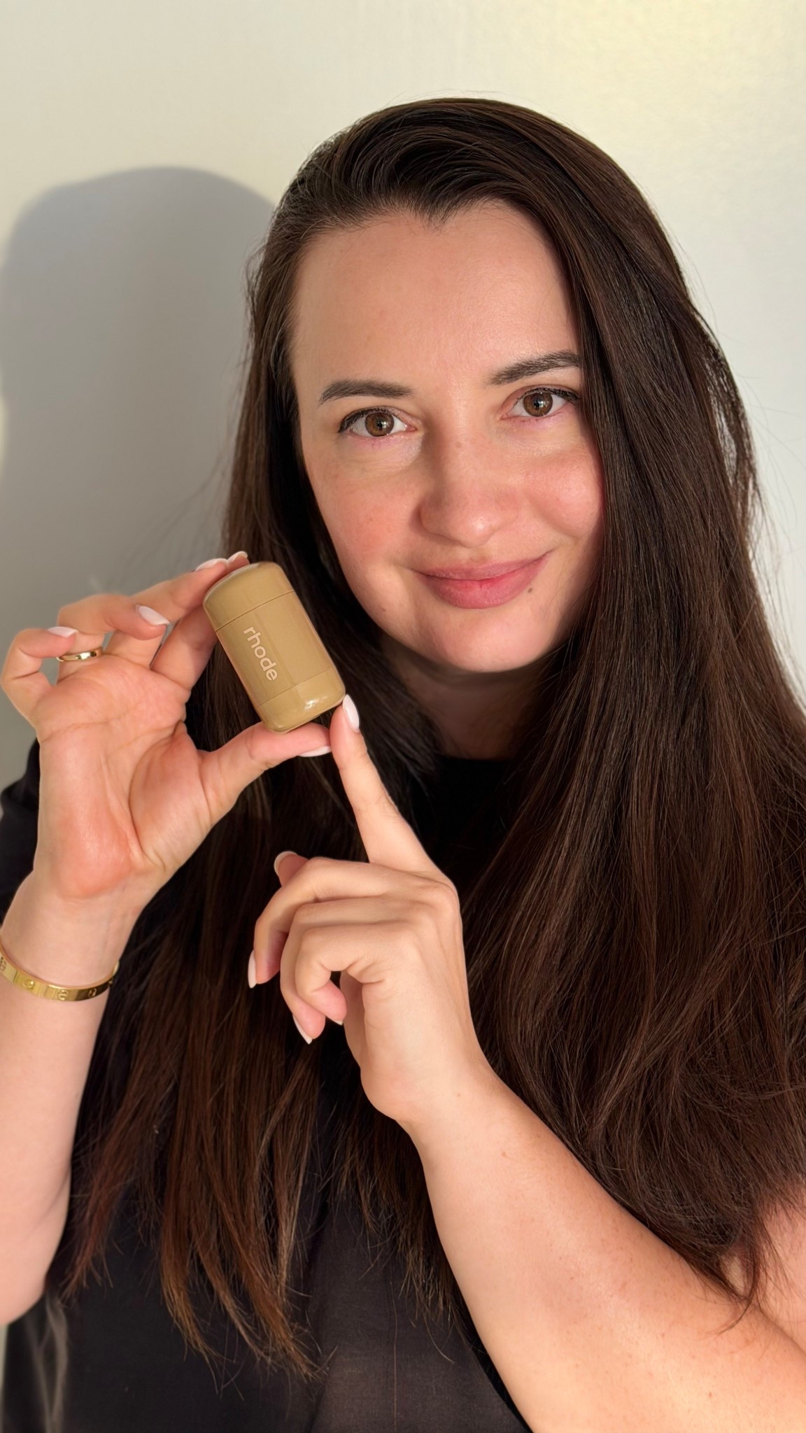 Effortless glow in seconds ✨
This little stick has been living in my bag lately.
Creamy, natural, and perfect for busy days when you want that fresh look without heavy makeup.

#rhode #makeupessentials #naturallook #busymomlife #glowyskin #beautysticks


#LTKgrwm #LTKselfcare #LTKmorningroutine