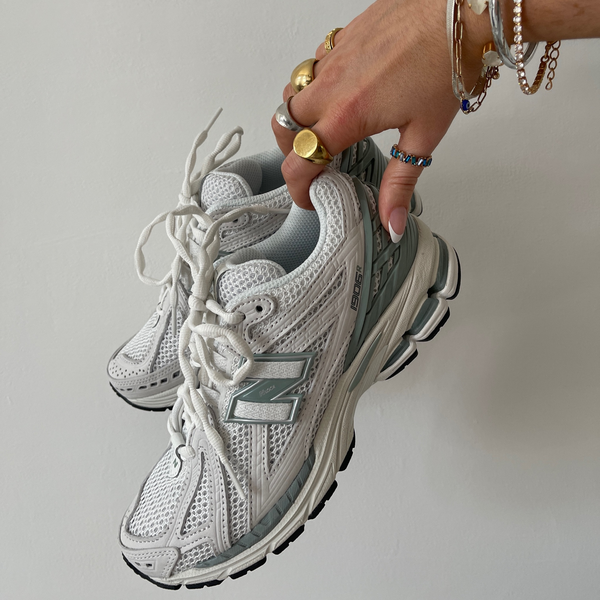 New balance 1906R 

New balance, trainers, spring trainers, summer trainers, new balance 1906R 

#LTKshoes #LTKeurope #LTKsummer